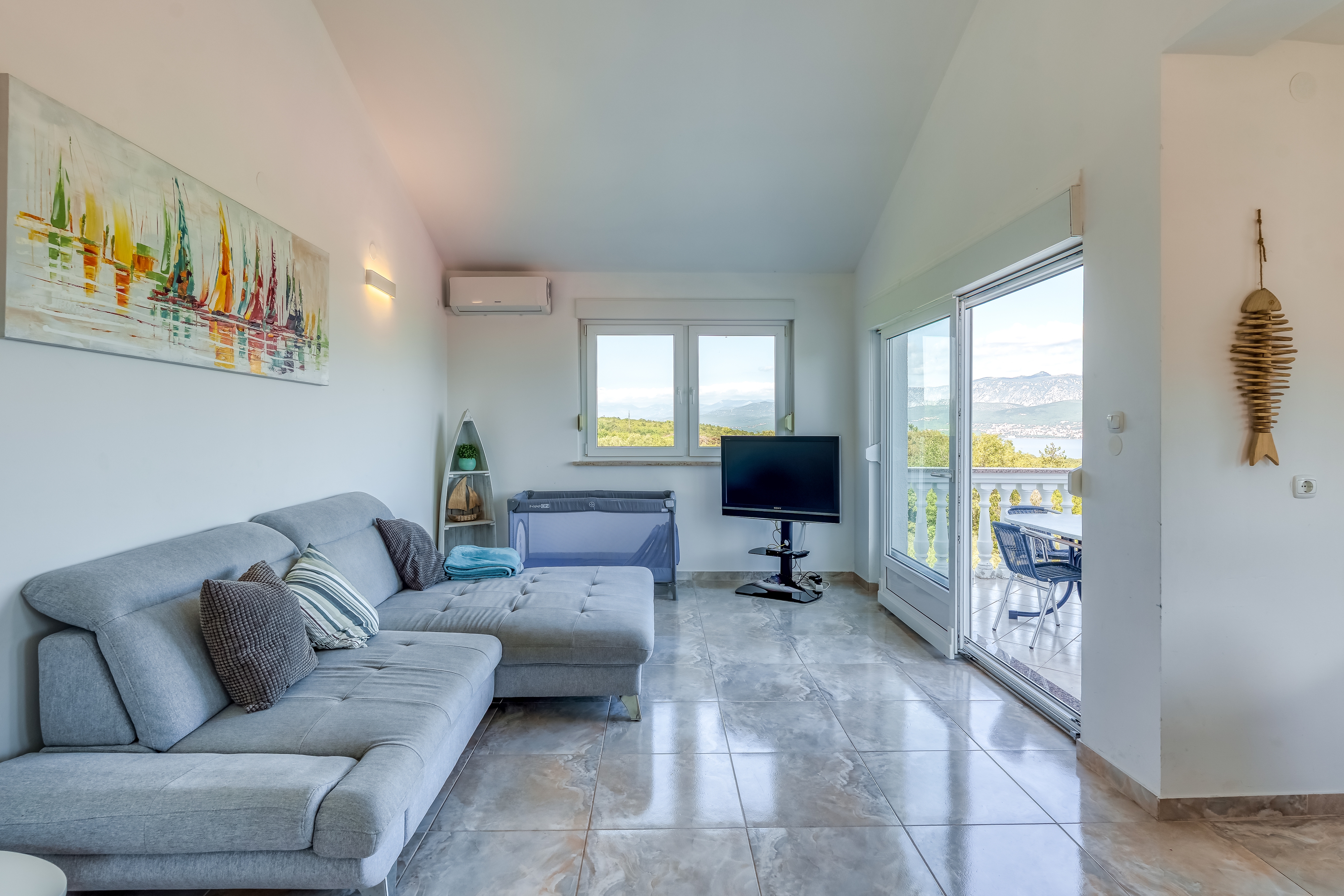 Four-bedroom house with terrace and sea view Polje, Krk (K-23598) Four-bedroom house with terrace and sea view Polje, Krk (K-23598)