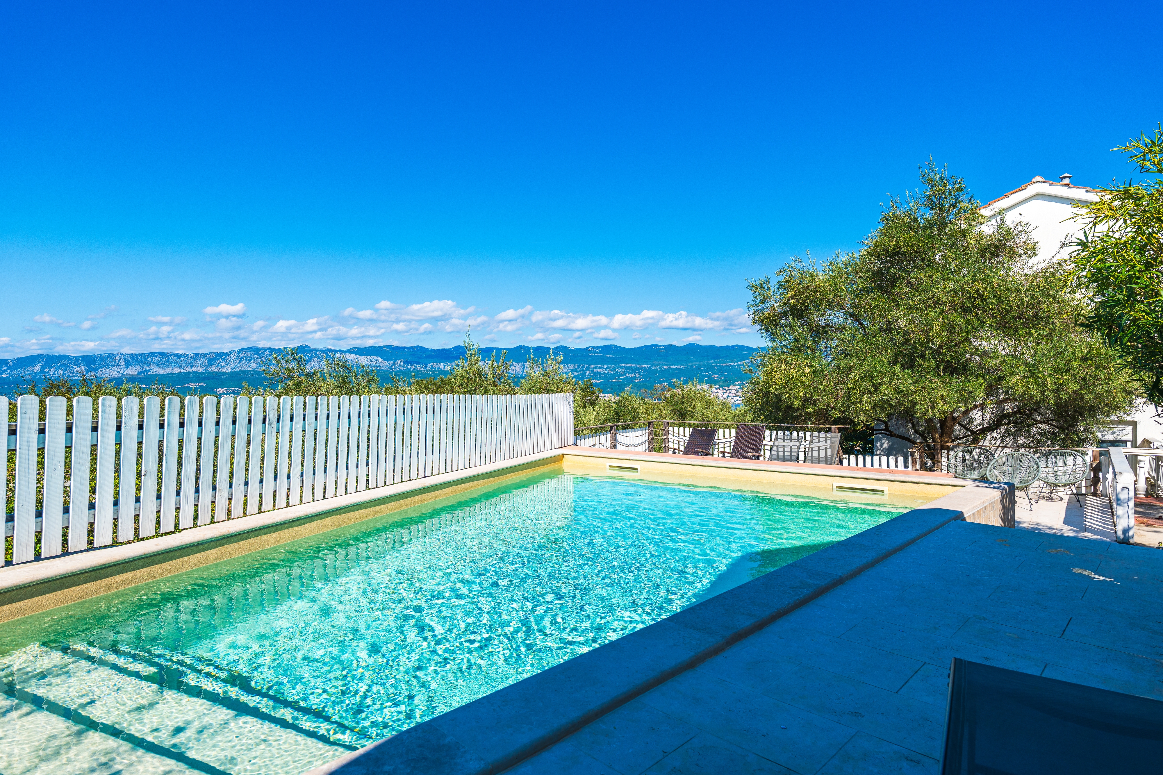 Four-bedroom house with terrace and sea view Polje, Krk (K-23598) Four-bedroom house with terrace and sea view Polje, Krk (K-23598)