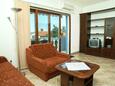 Crikvenica, Sala de estar in the apartment, air condition available, (pet friendly) y WiFi.