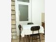 Crikvenica, Dining room in the studio-apartment, (pet friendly) and WiFi.