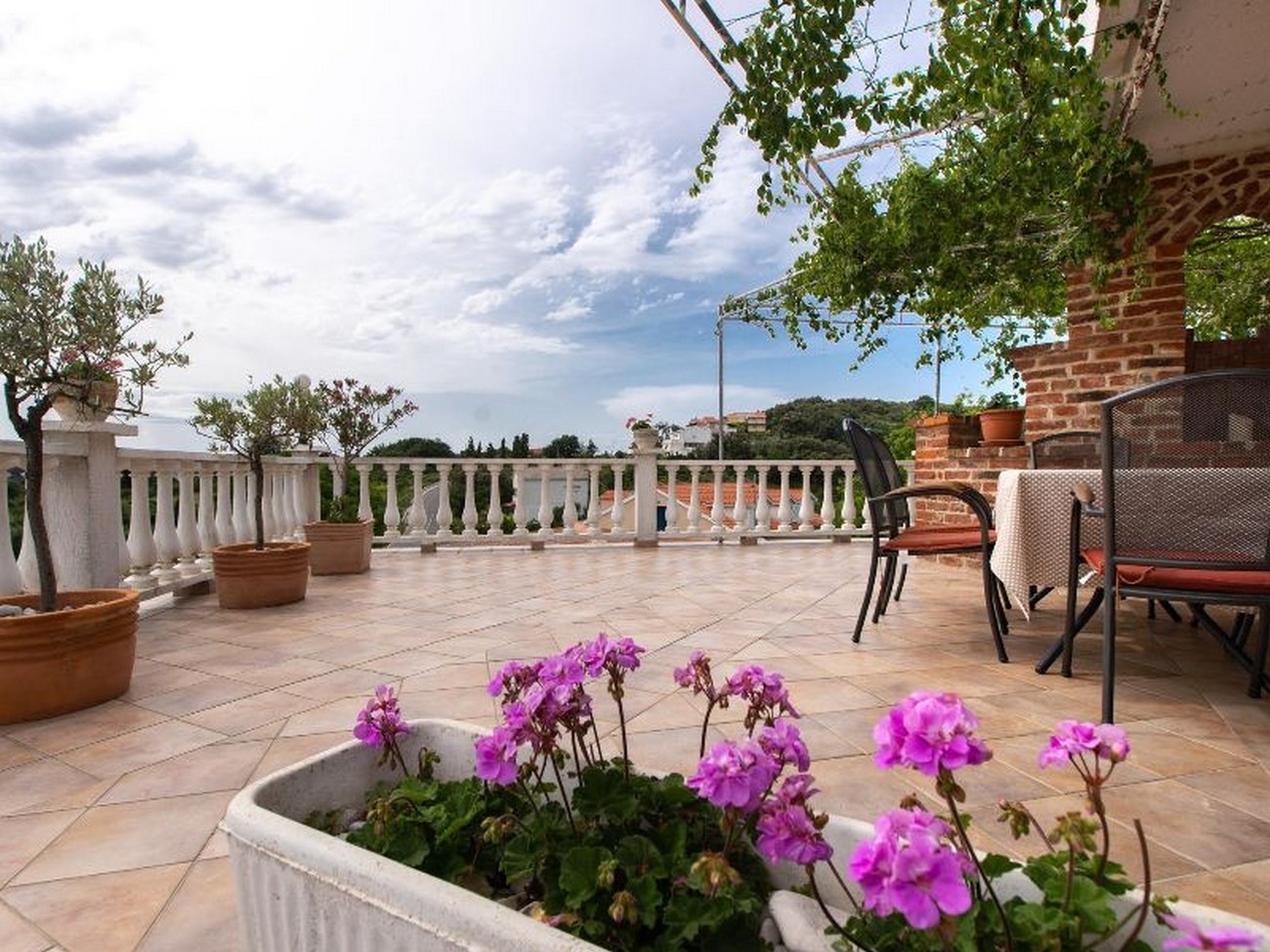 Three bedroom apartment with terrace Kampor, Rab  A-a