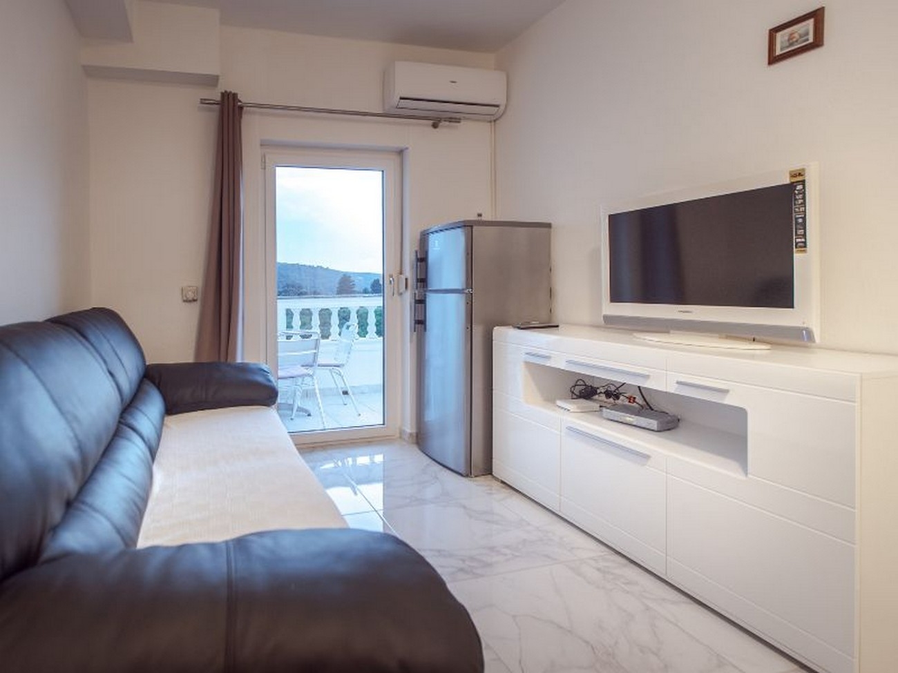 Two bedroom apartment with balcony Kampor, Rab (A-23600-c)
