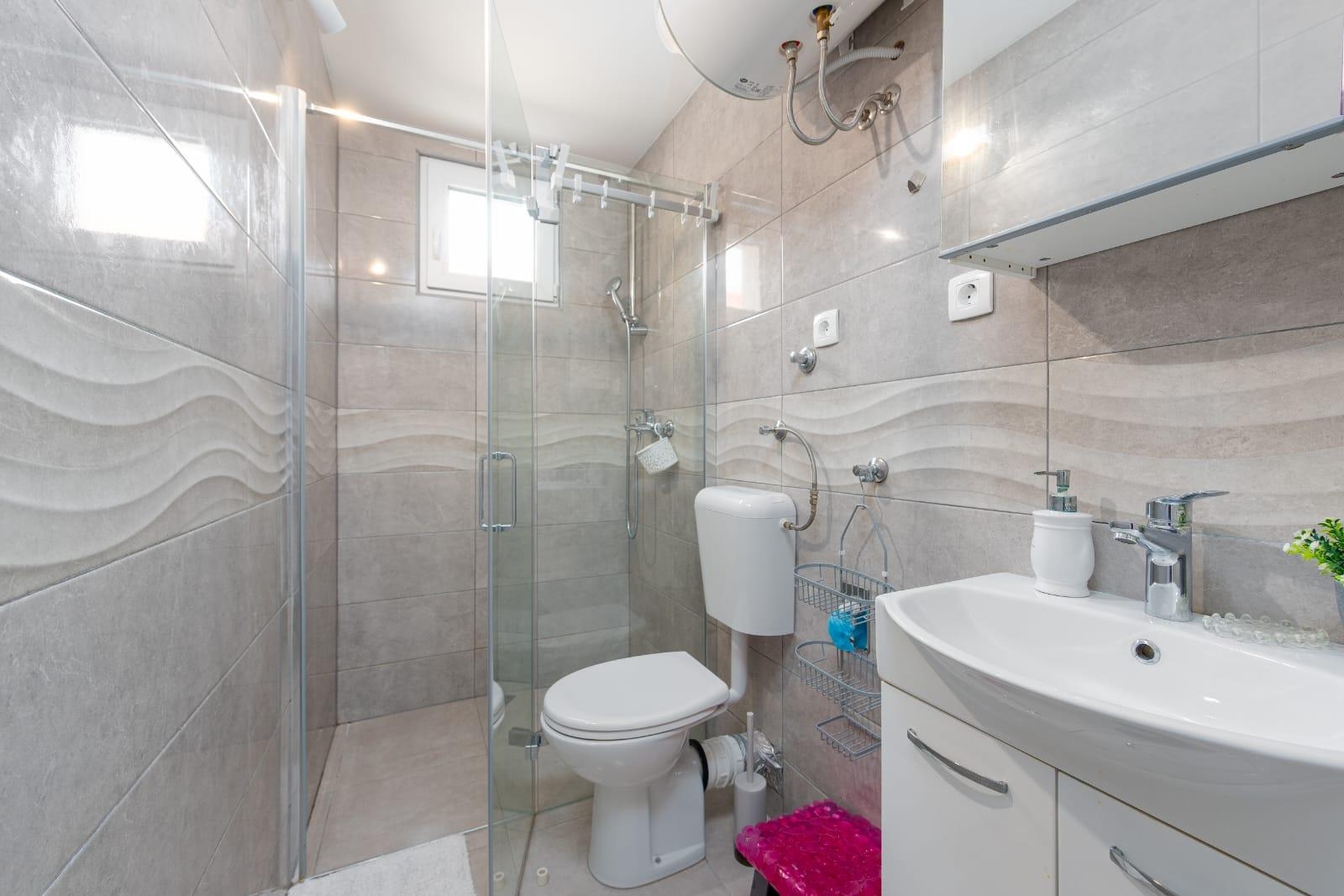 One bedroom apartment near beach Ribarica, Karlobag  A-a