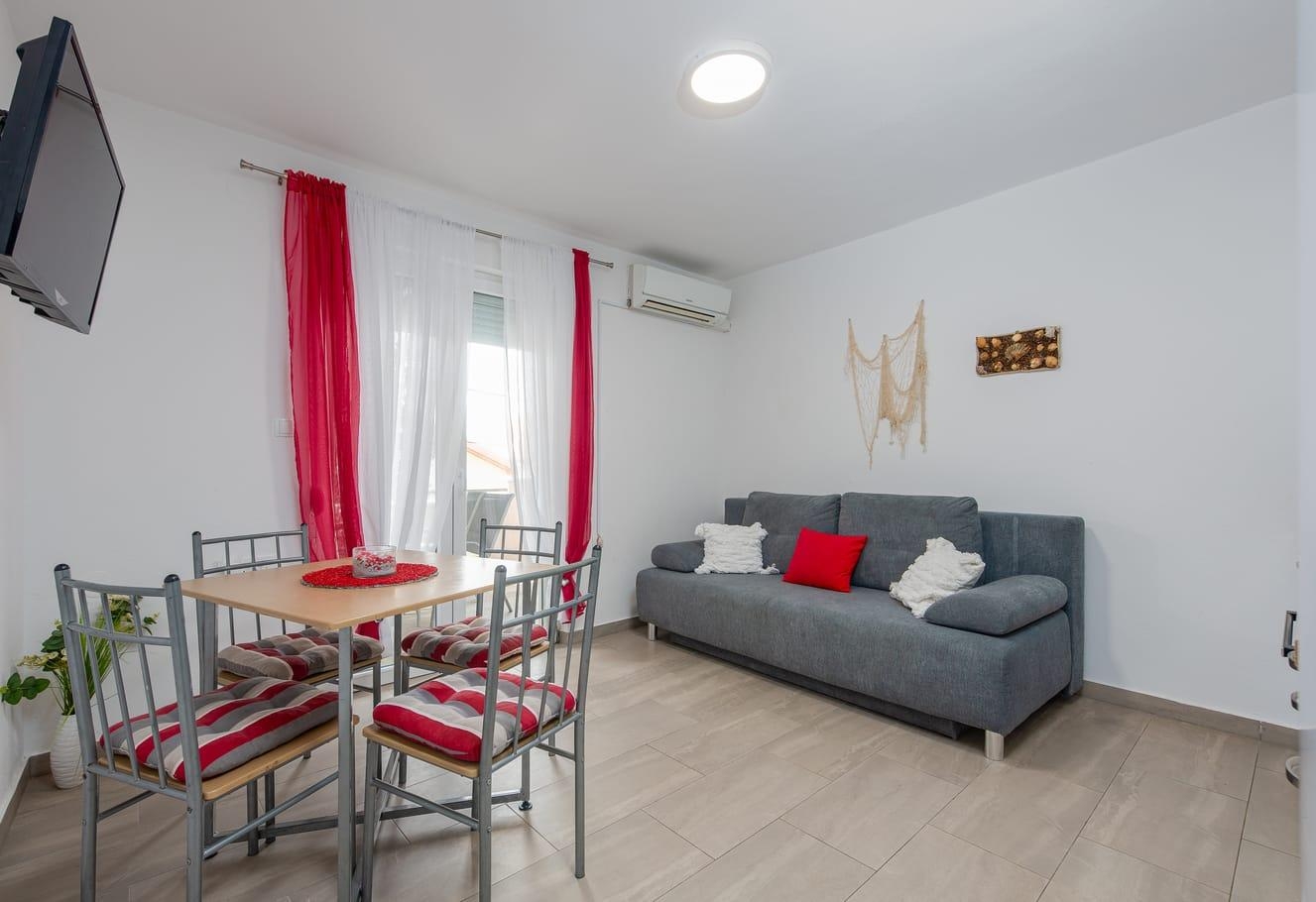 One bedroom apartment near beach Ribarica, Karlobag  A-a