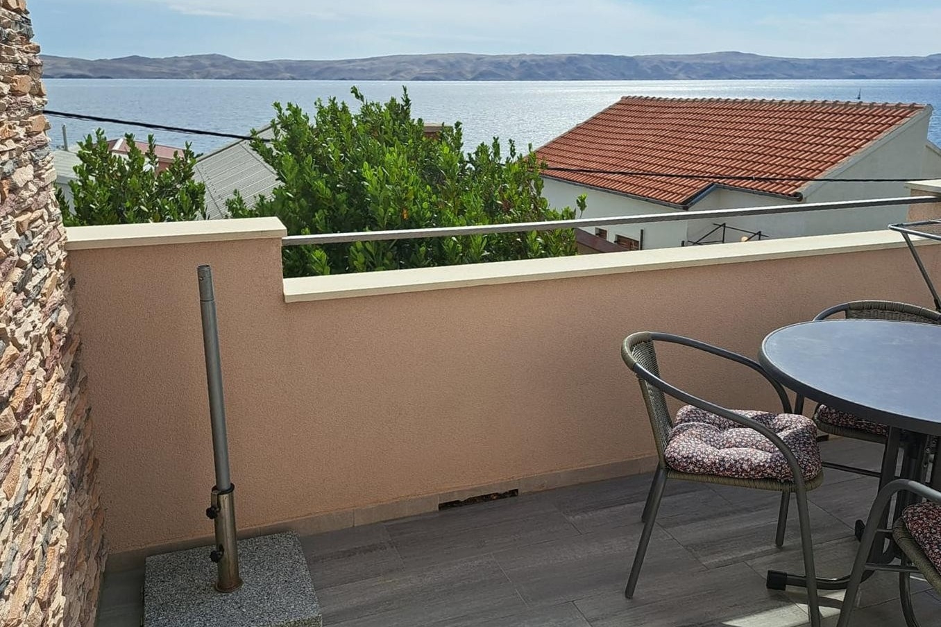 Studio flat near beach Ribarica, Karlobag (AS-23603-a)