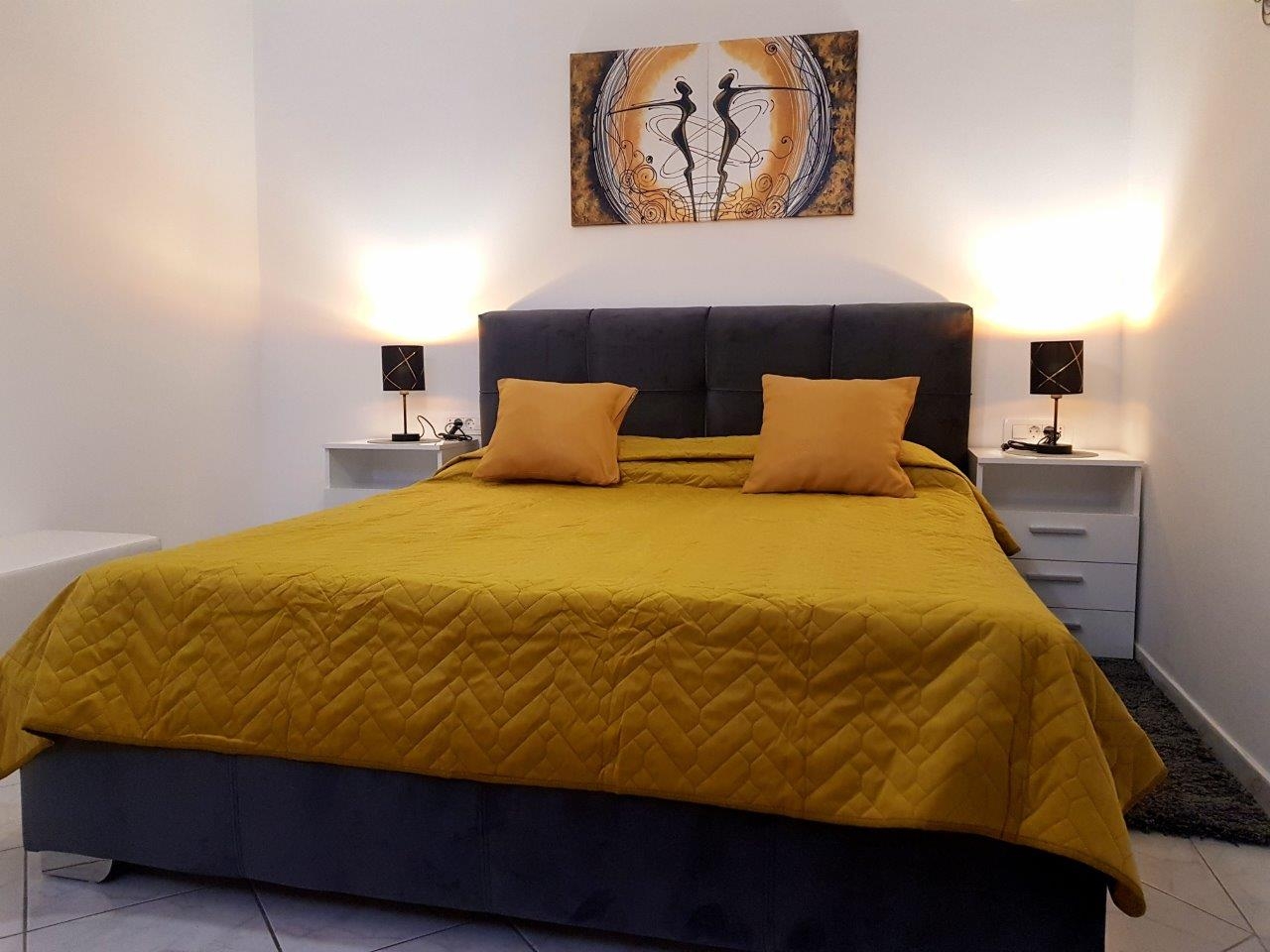 Two bedroom apartment with terrace Baška, Krk (A-23618-a)