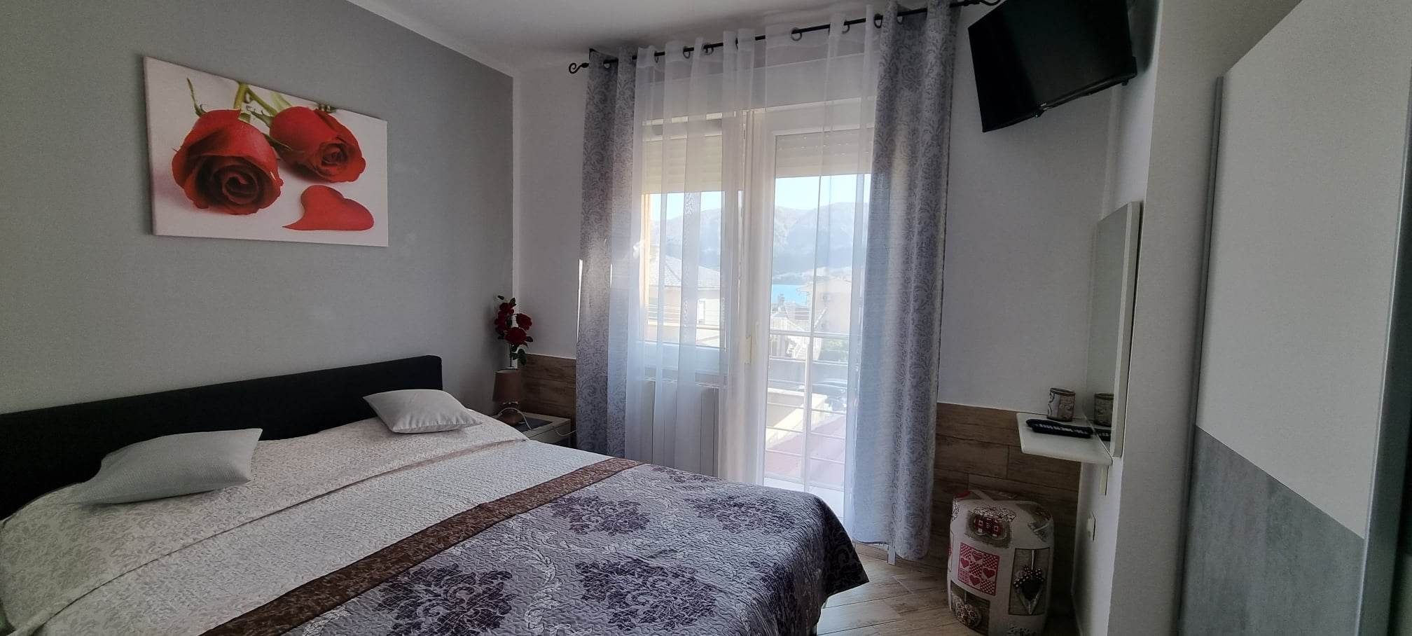 Two bedroom apartment with terrace and sea view Baška, Krk (A-23618-b)