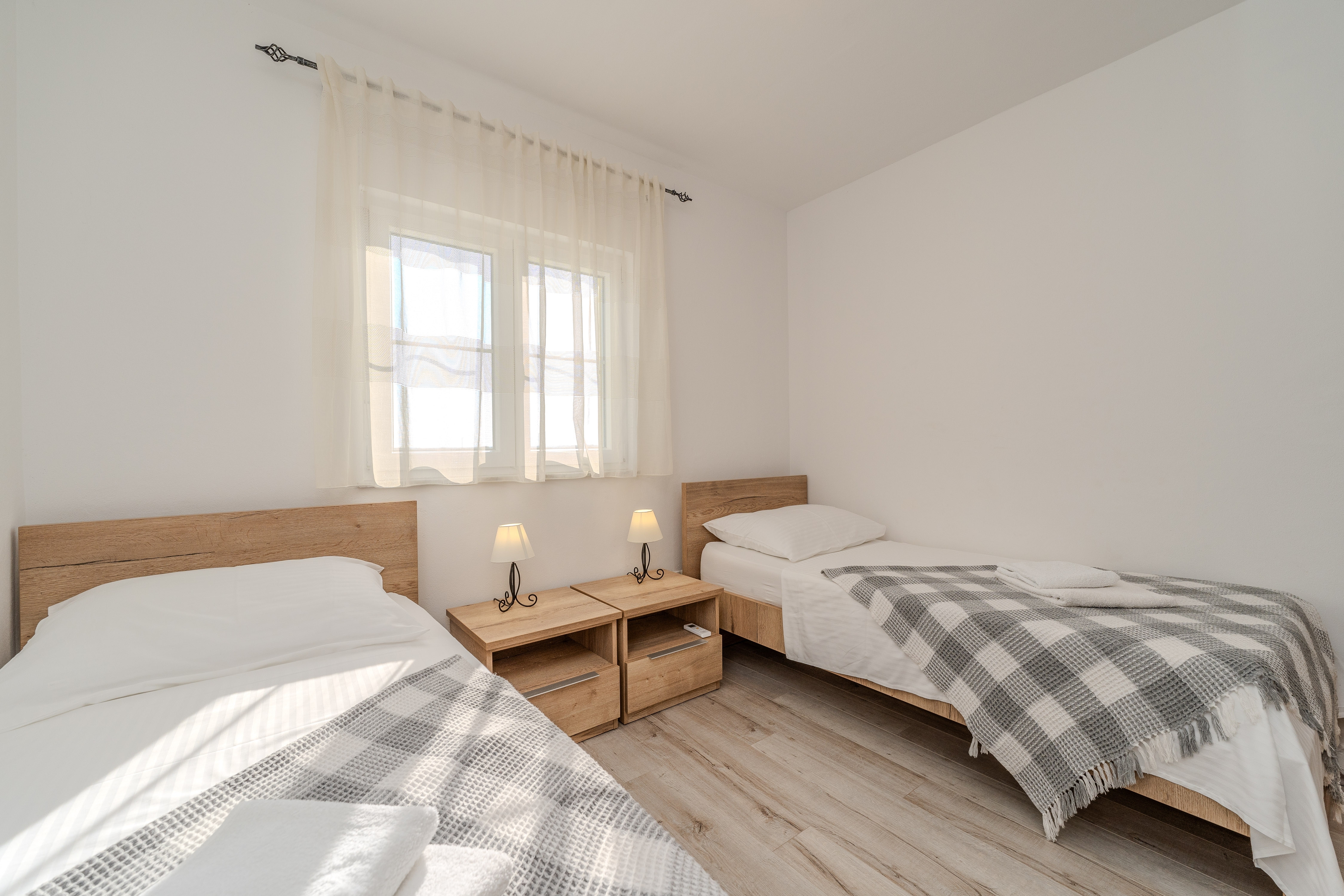 Four bedroom house with terrace Ninski Stanovi, Zadar  K