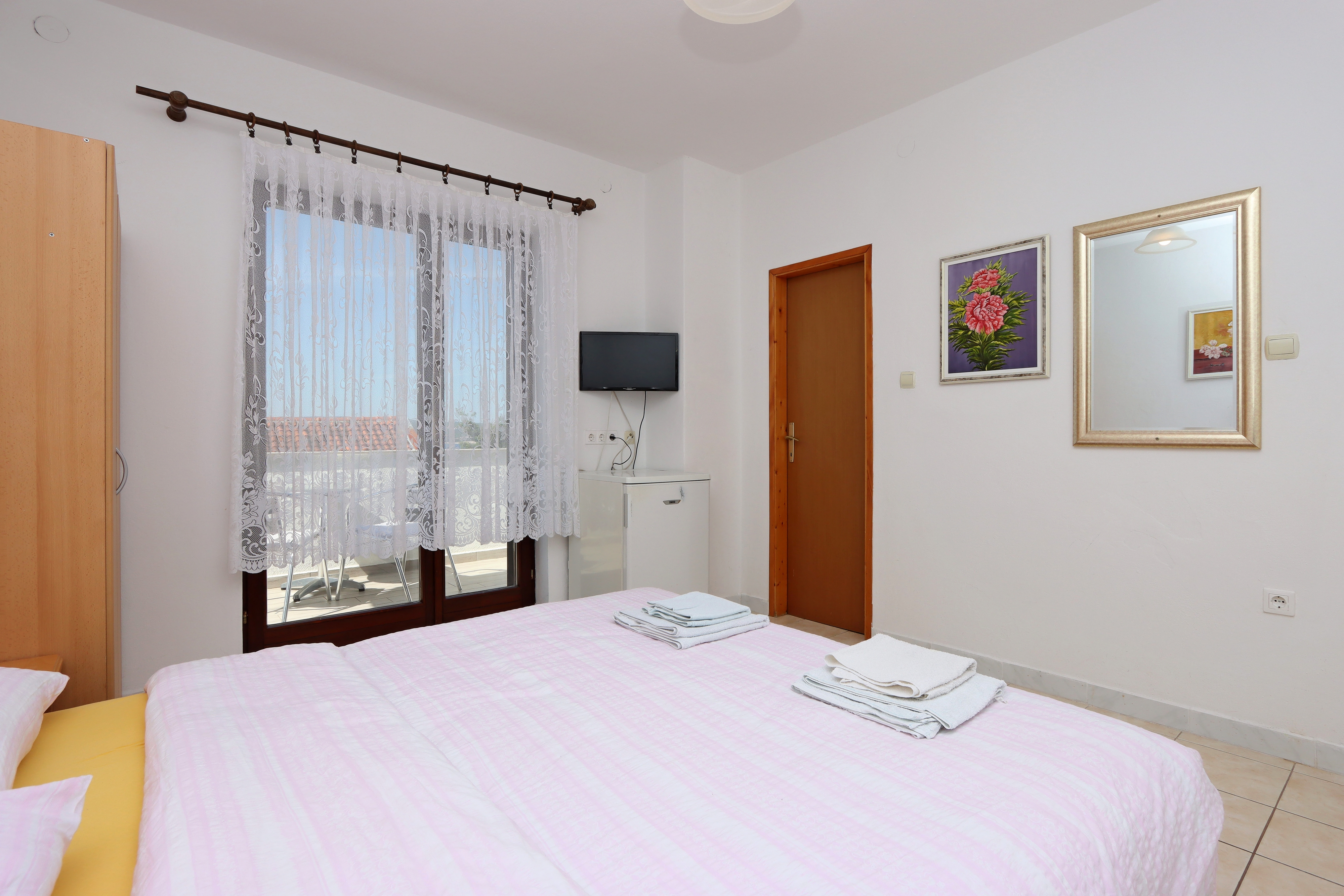 Room with balcony and sea view Selce, Crikvenica (S-2362-b) Room with balcony and sea view Selce, Crikvenica (S-2362-b)
