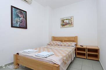 Selce, Bedroom in the room, air condition available, (pet friendly) and WiFi.