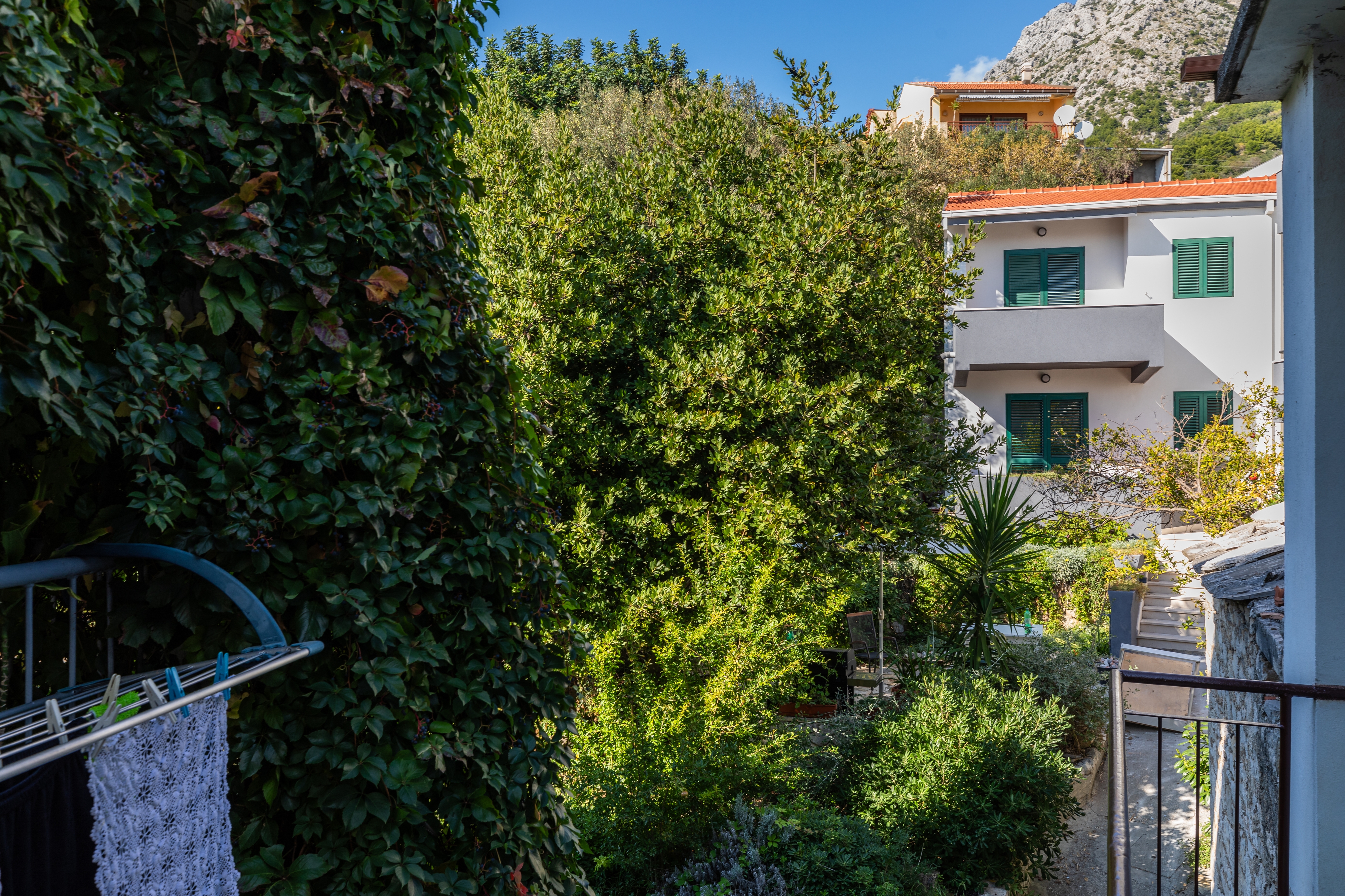One bedroom apartment near beach Igrane, Makarska  A-a