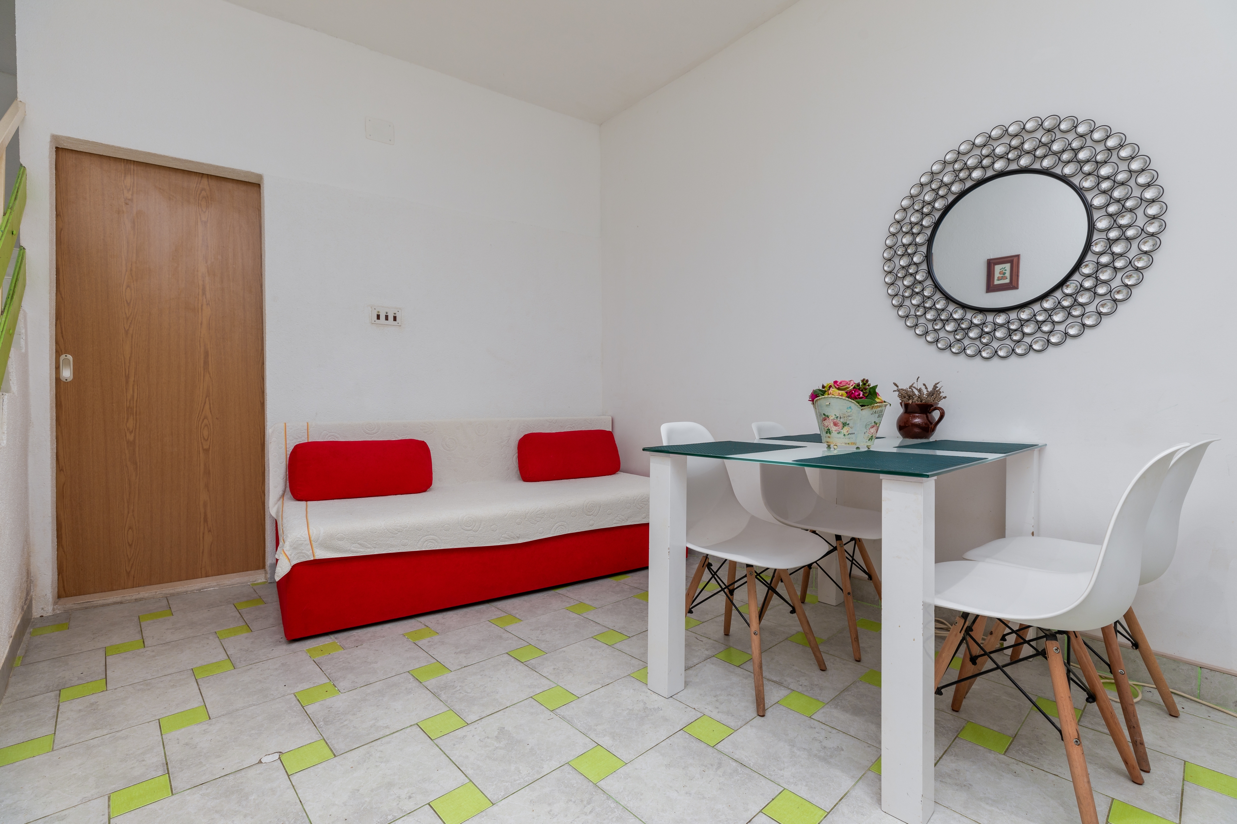 One bedroom apartment near beach Igrane, Makarska (A-23620-a) One bedroom apartment near beach Igrane, Makarska (A-23620-a)