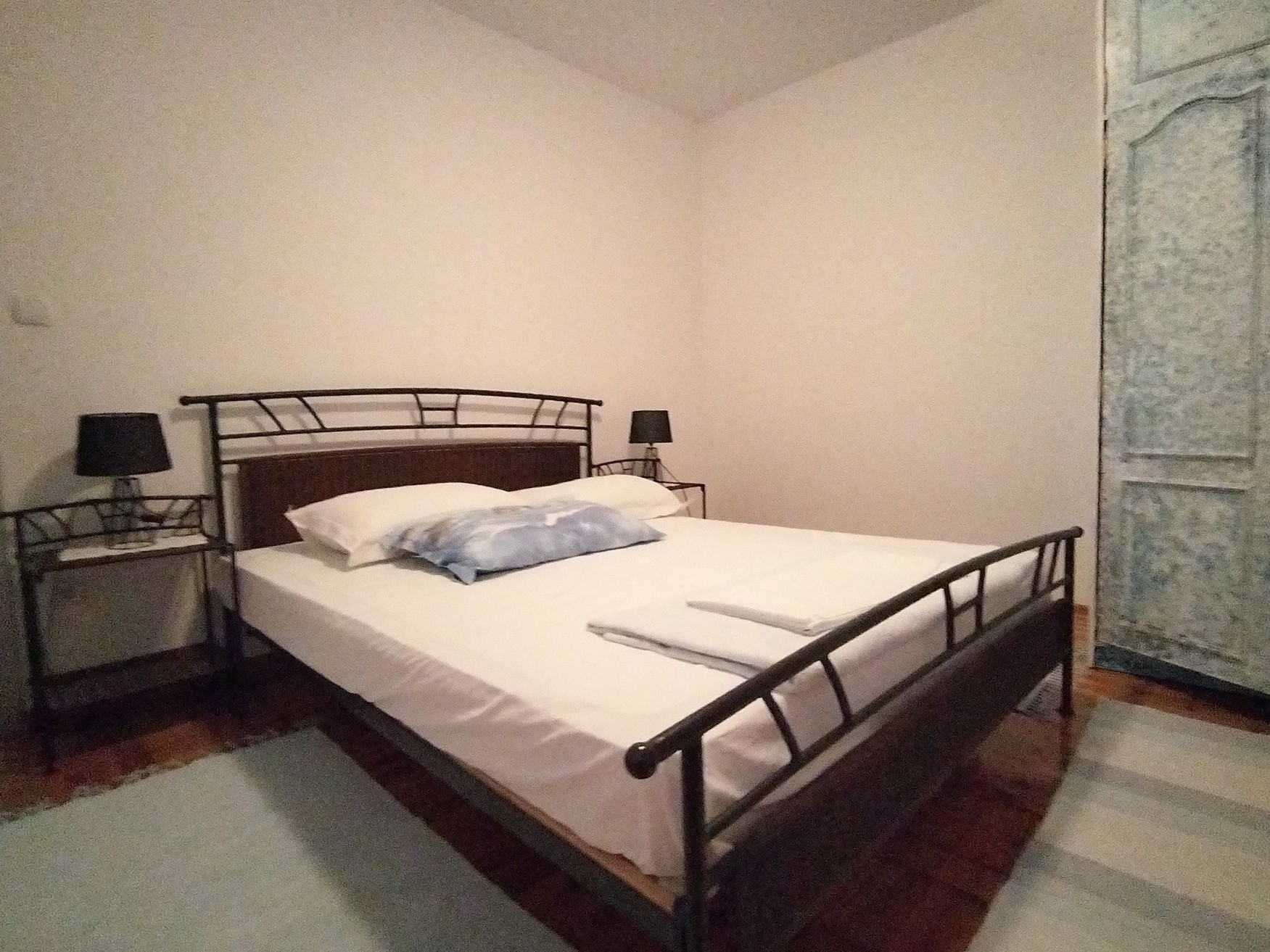 Two bedroom apartment with terrace Palit, Rab (A-23623-b)