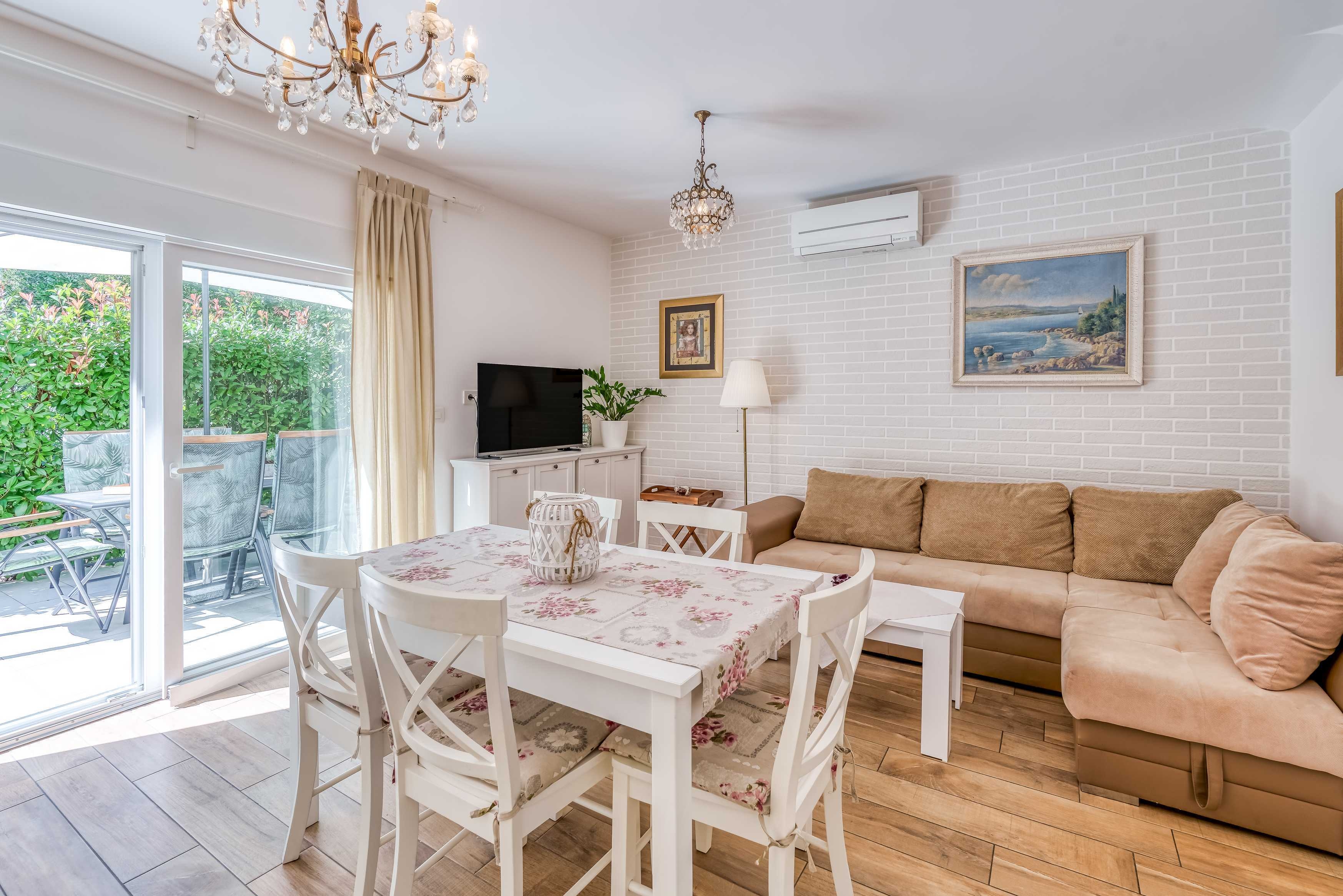 Two bedroom house with terrace Malinska, Krk (K-23624)