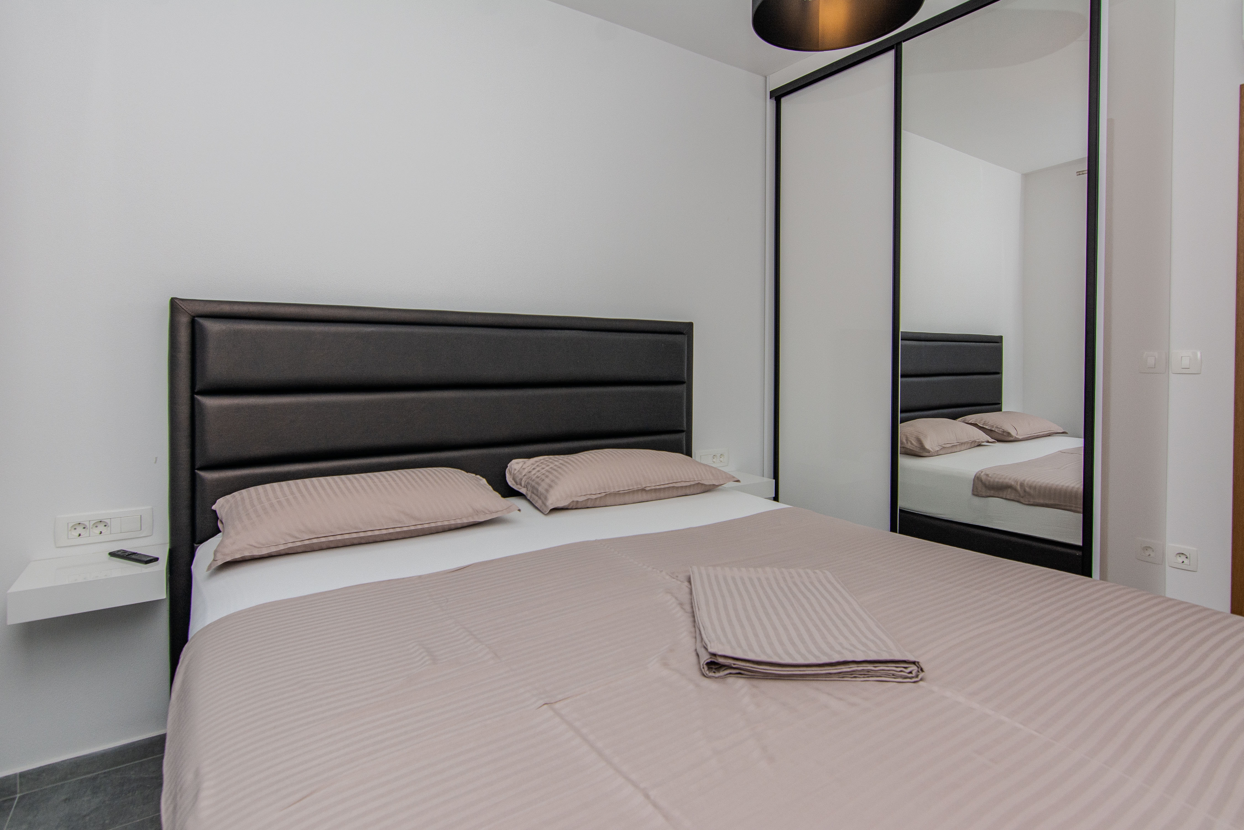 Two bedroom apartment with terrace Vir  A-a