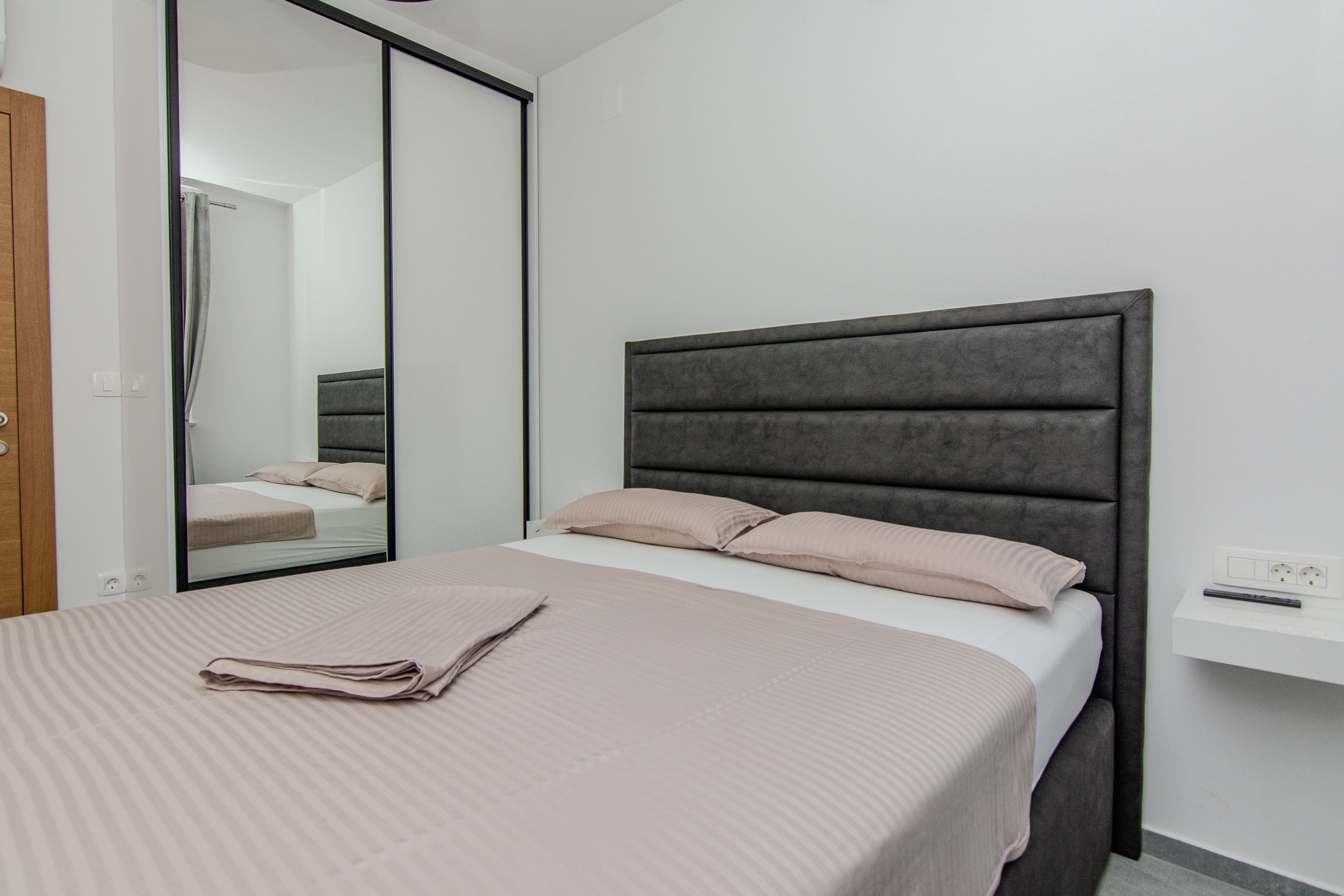 Two bedroom apartment with terrace Vir  A-a