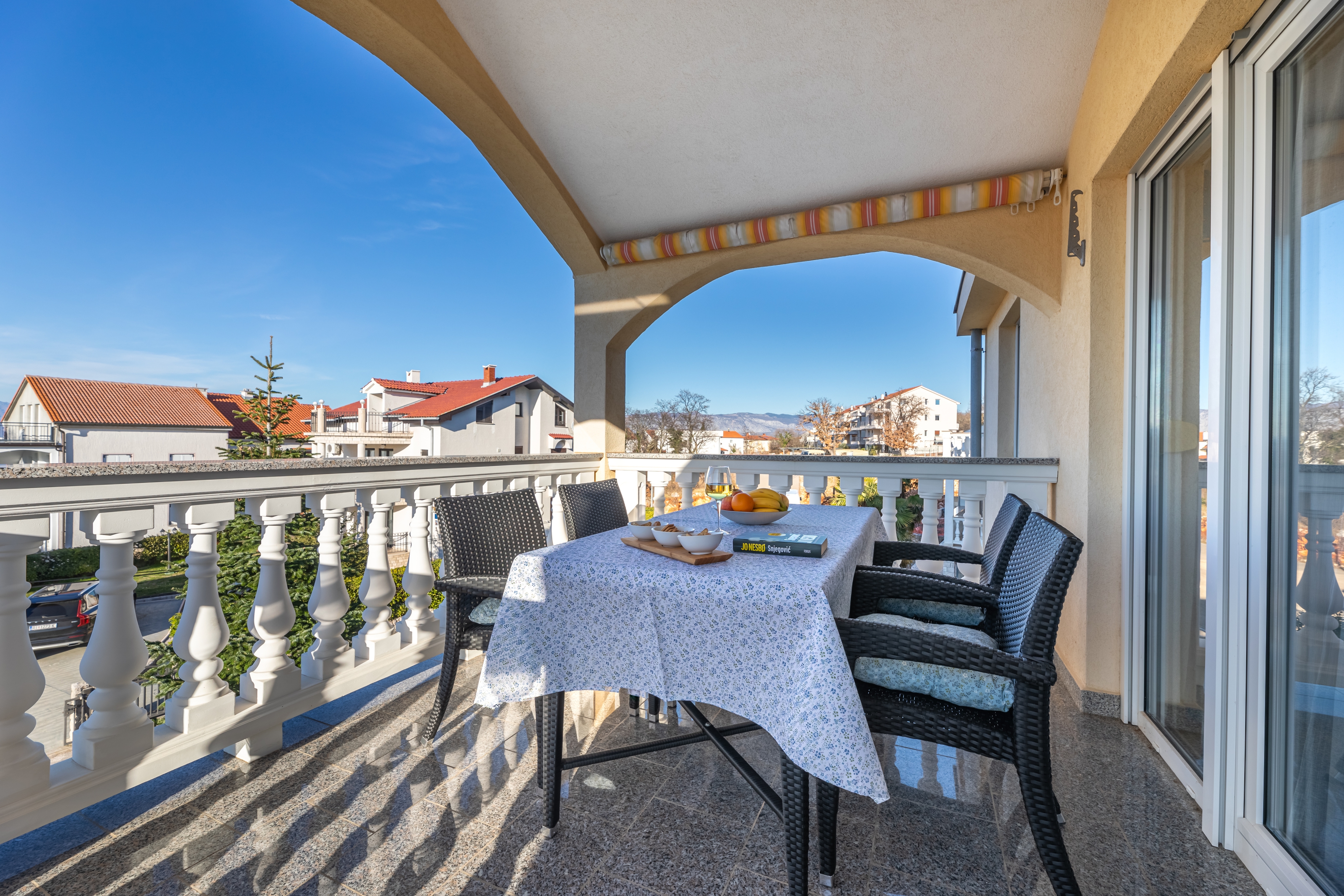 Two bedroom apartment with terrace Njivice, Krk  A-b