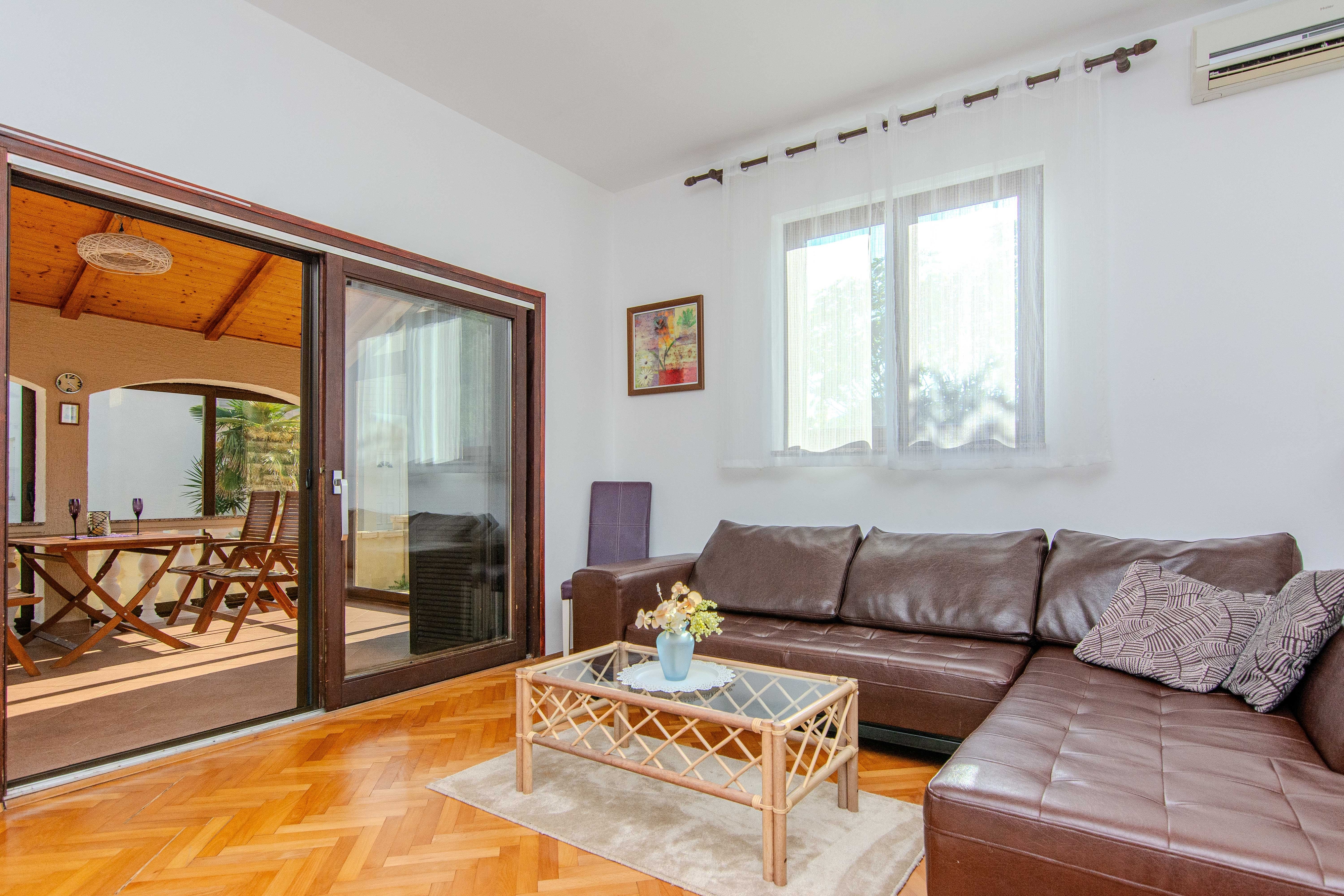 Three bedroom house with air-conditioning Privlaka, Zadar (K-23633)
