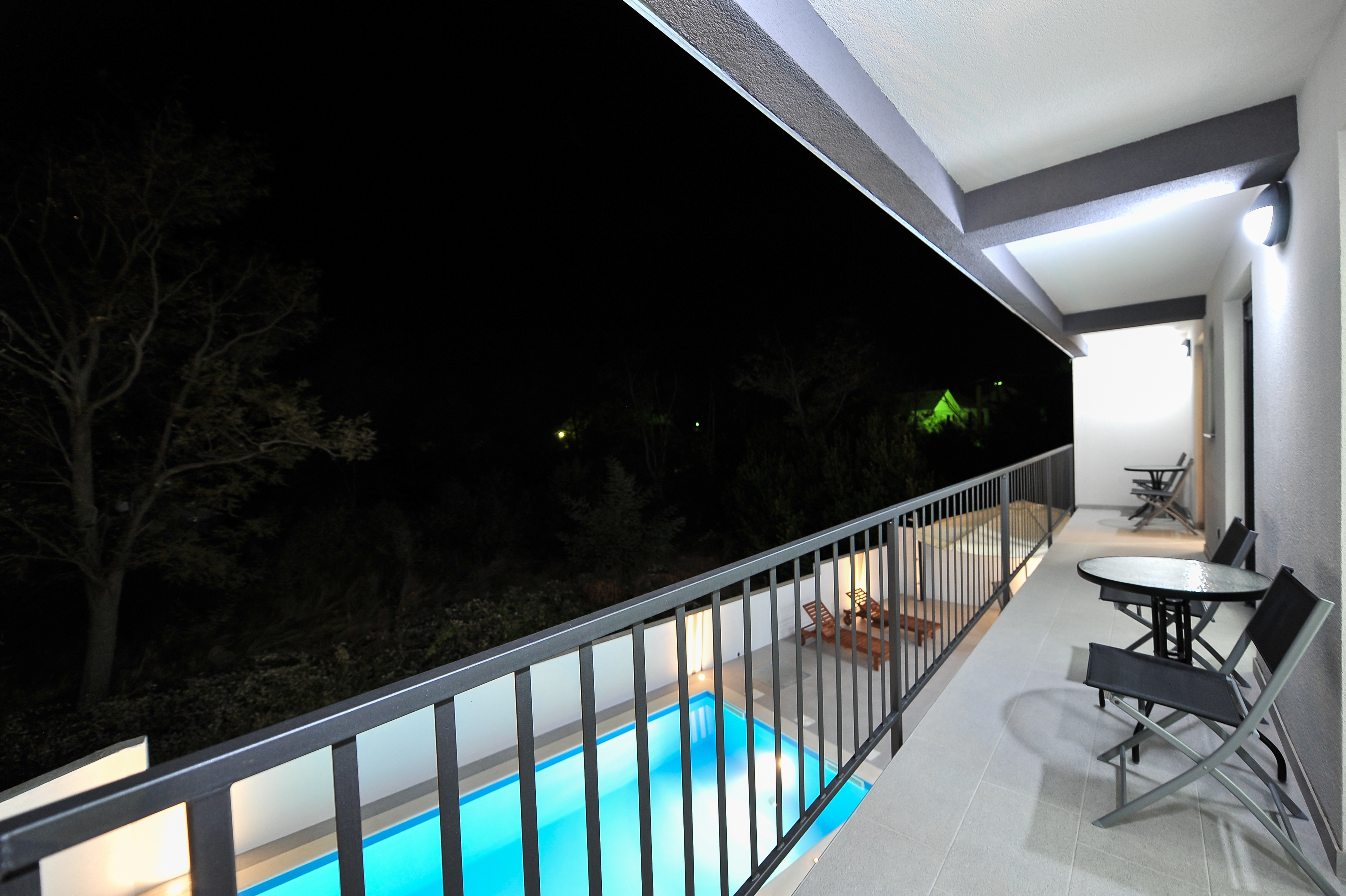Three bedroom house with balcony Privlaka, Zadar  K