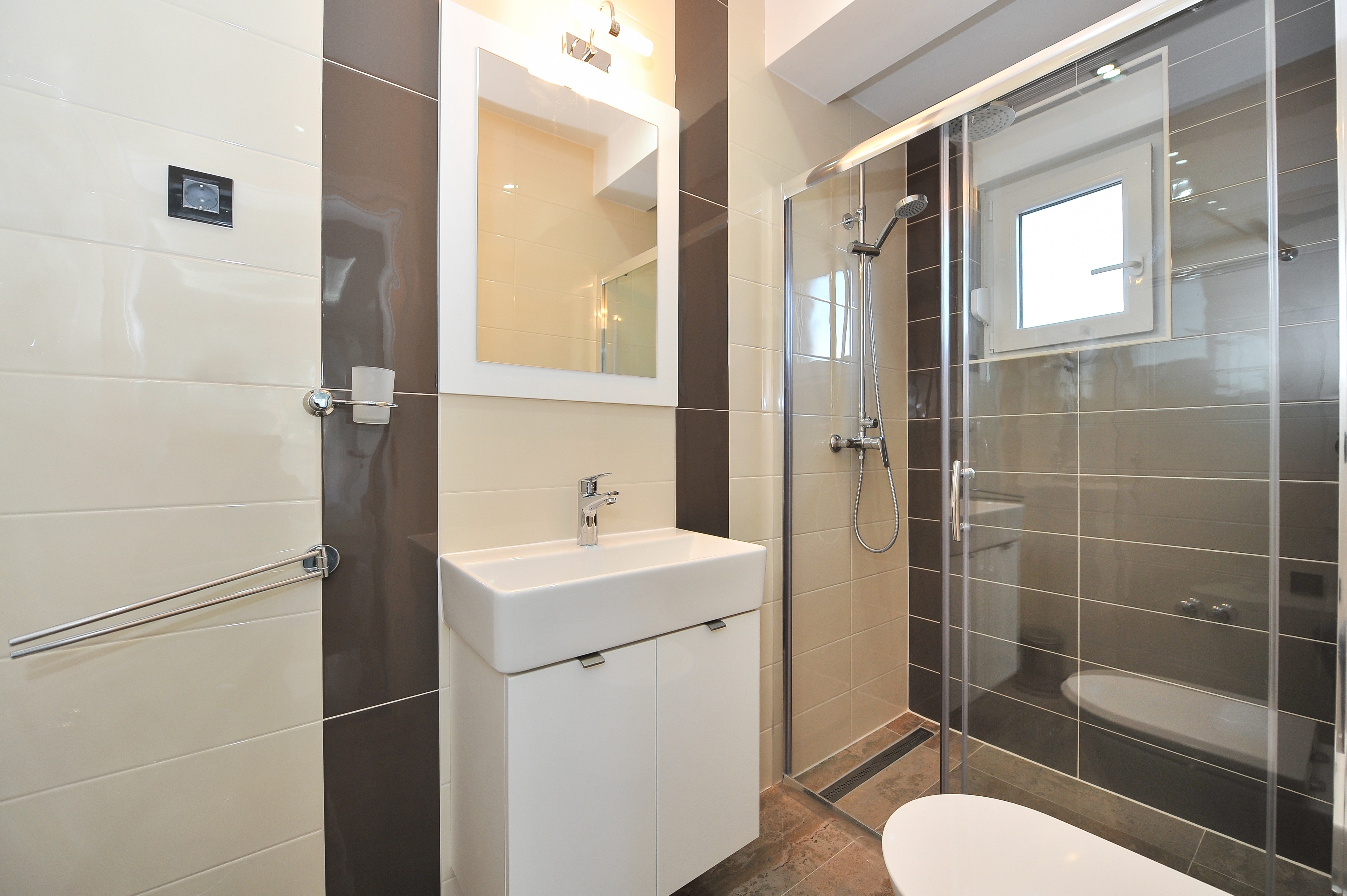 Three bedroom house with balcony Privlaka, Zadar  K