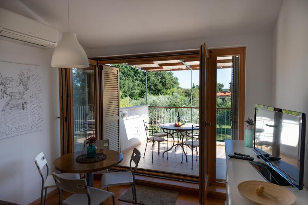 One bedroom apartment with terrace Banjole, Pula  A-b