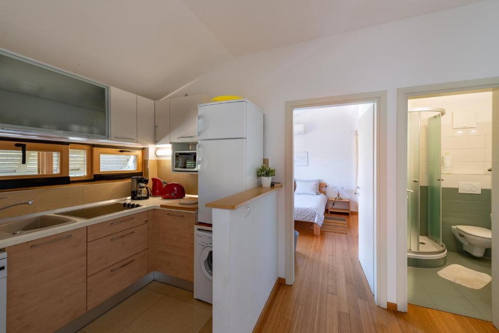 One bedroom apartment with terrace Banjole, Pula  A-b