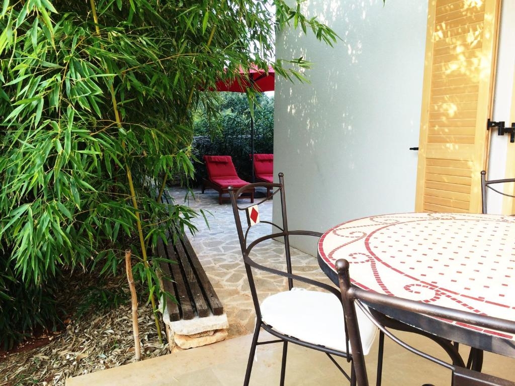 One bedroom apartment with terrace Banjole, Pula  A-d