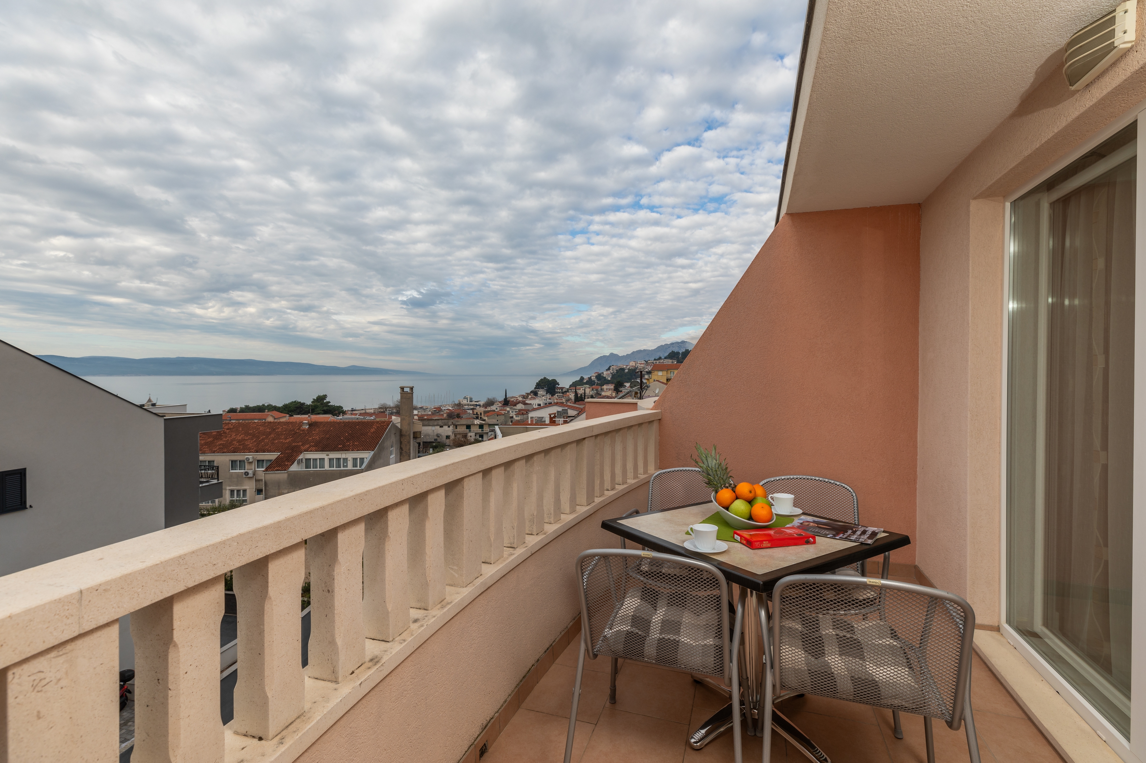 One bedroom apartment with balcony and sea view Baška Voda, Makarska  A-a