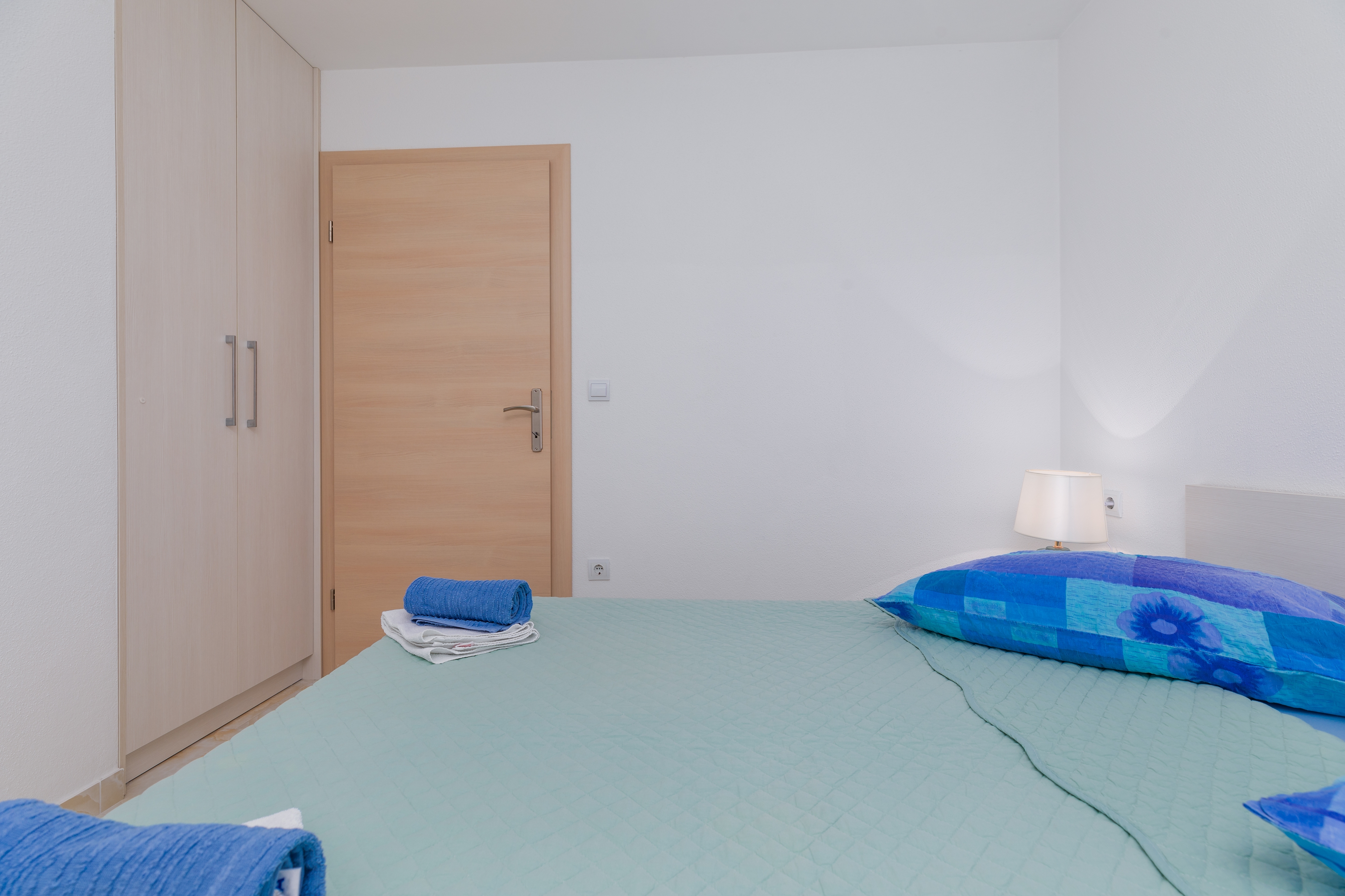 One bedroom apartment with balcony and sea view Baška Voda, Makarska  A-a