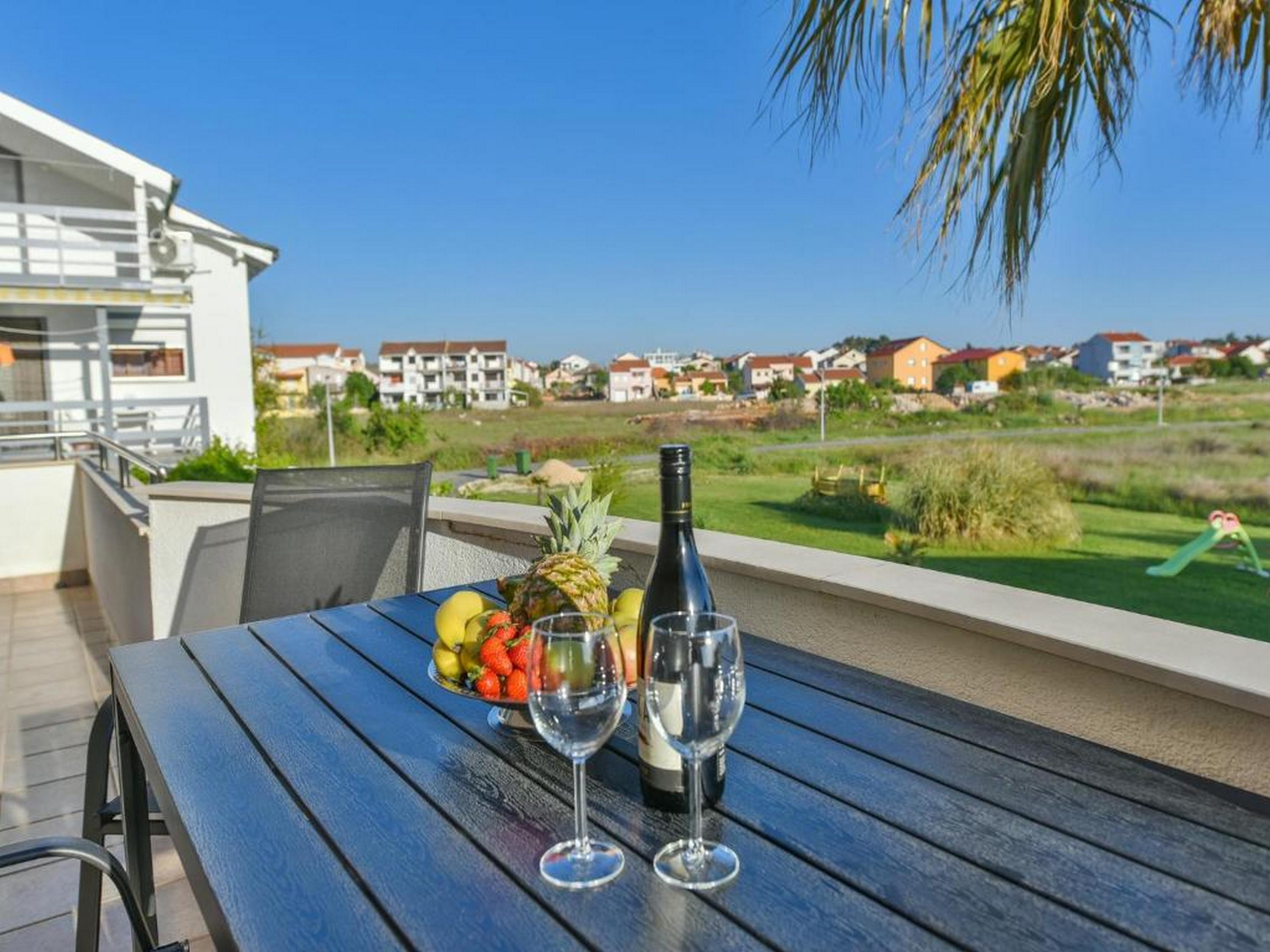Four bedroom house with balcony Privlaka, Zadar  K