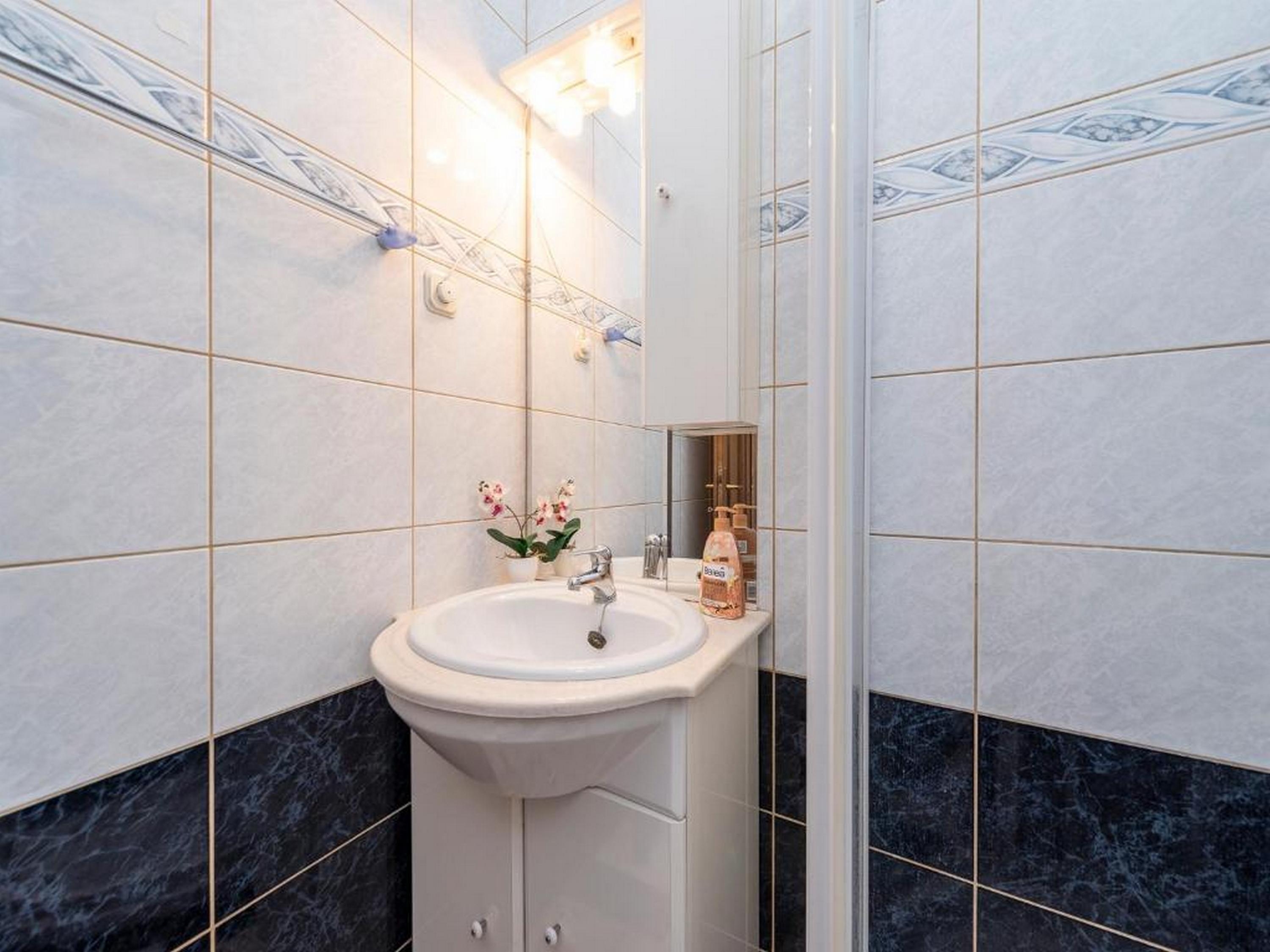 Four bedroom house with balcony Privlaka, Zadar  K
