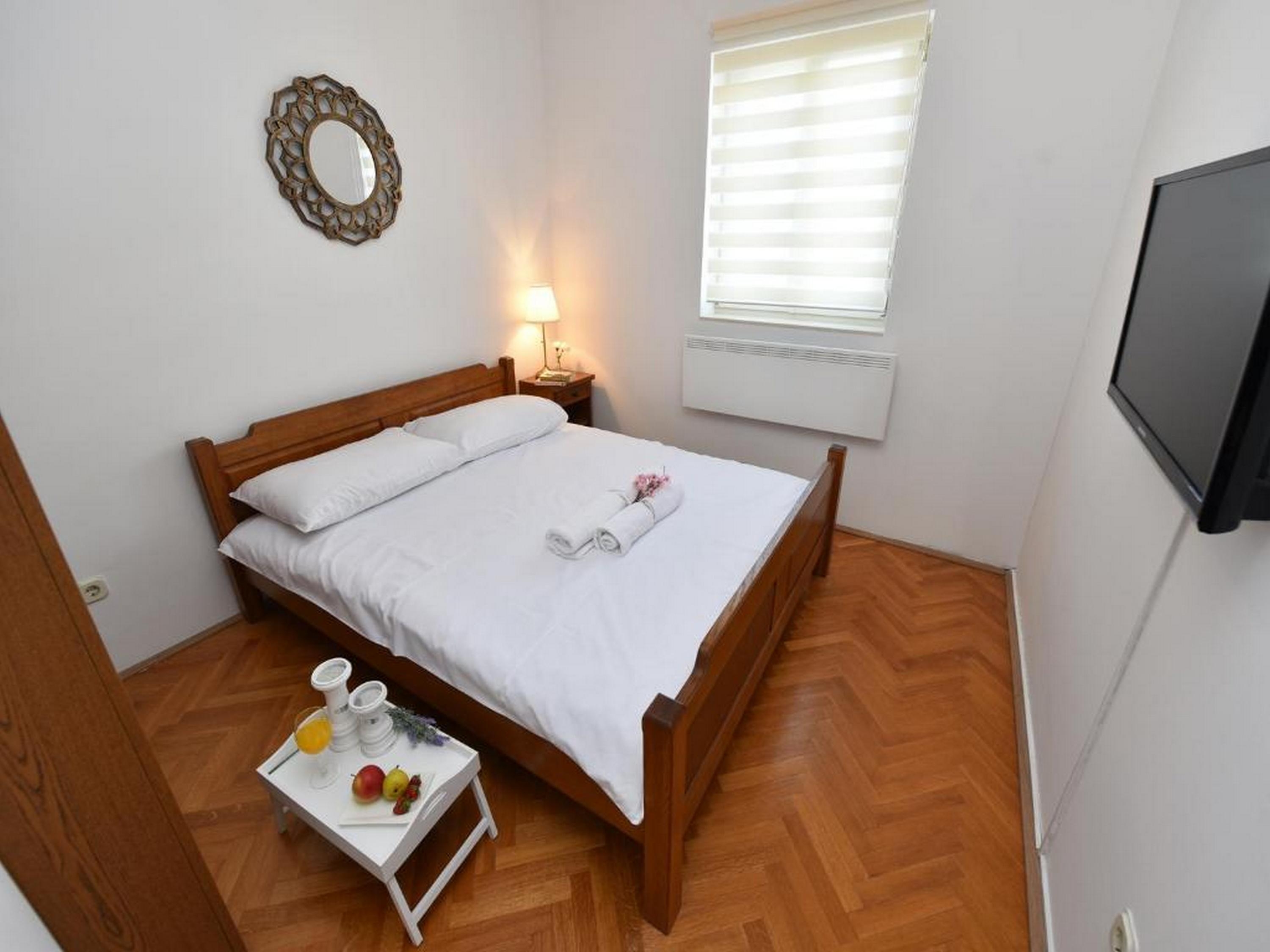 Four bedroom house with balcony Privlaka, Zadar  K