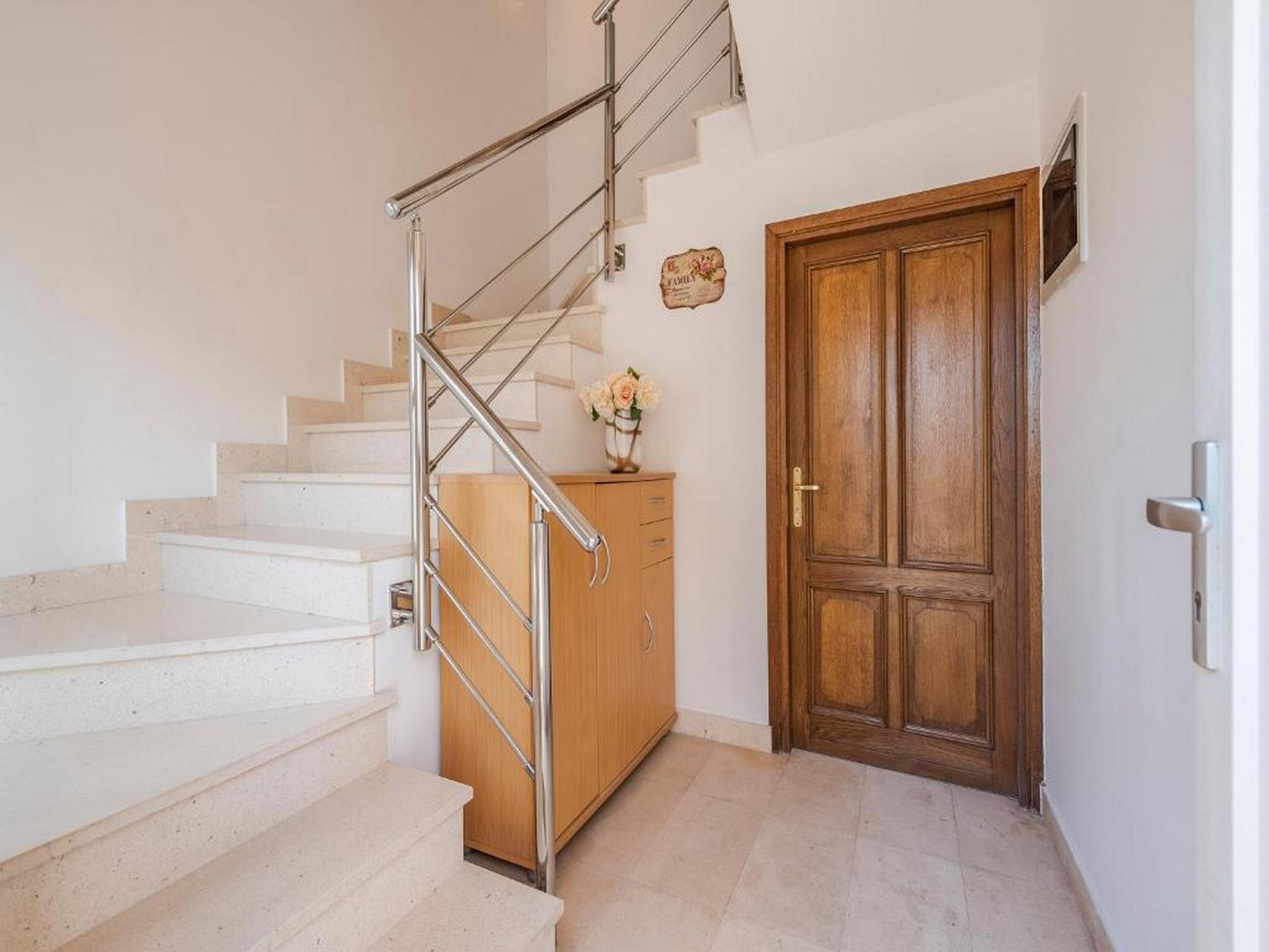Four bedroom house with balcony Privlaka, Zadar  K