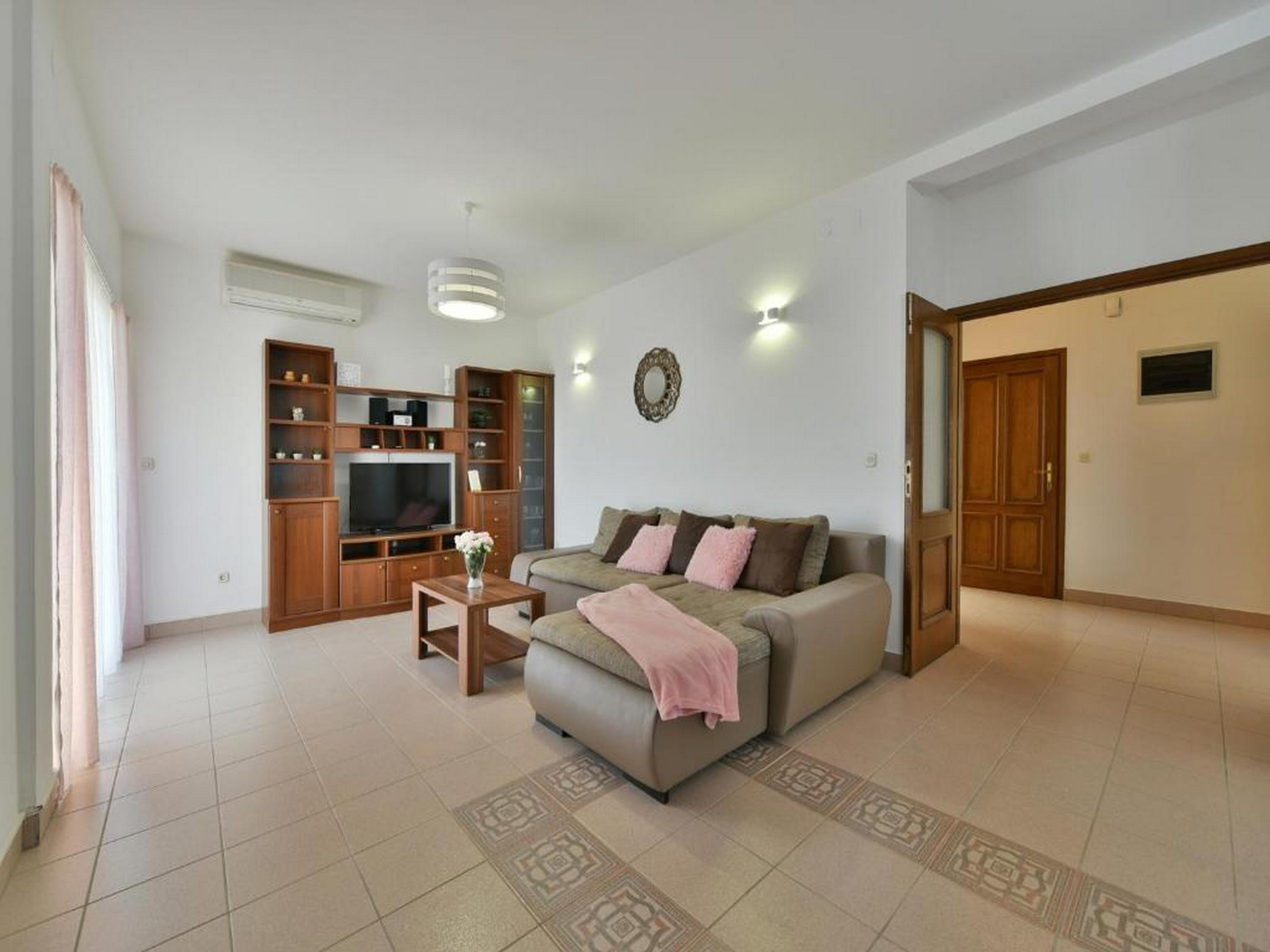 Four-bedroom house with balcony Privlaka, Zadar (K-23642) Four-bedroom house with balcony Privlaka, Zadar (K-23642)