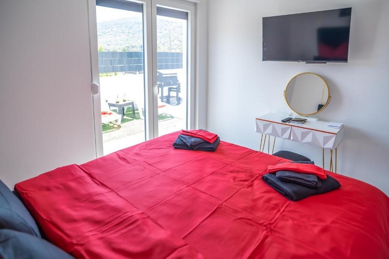 Three bedroom house with terrace Marina, Trogir  K