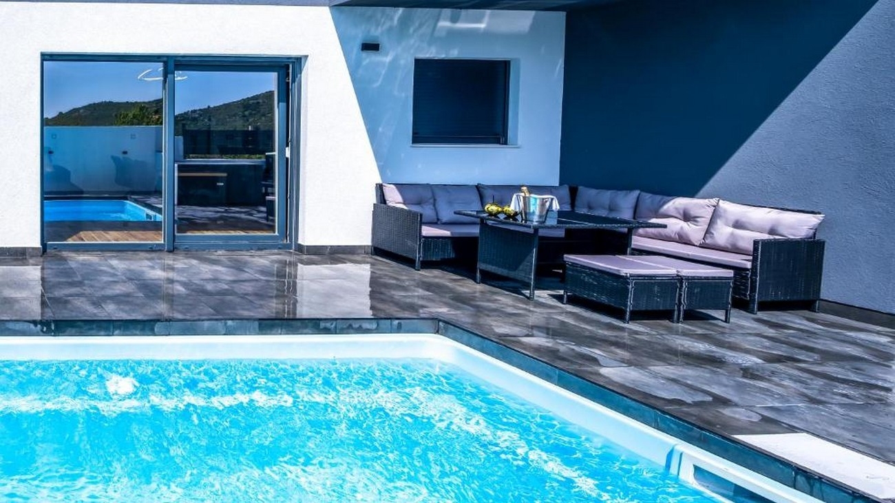 Three bedroom house with terrace Marina, Trogir (K-23644)