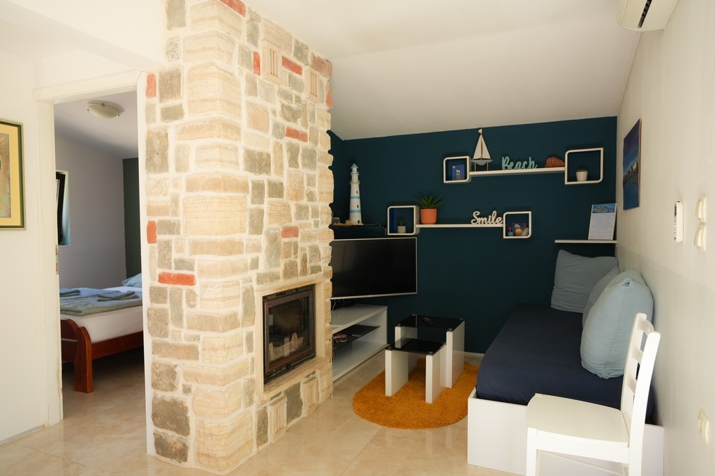 Two bedroom house near beach Turanj, Biograd  K