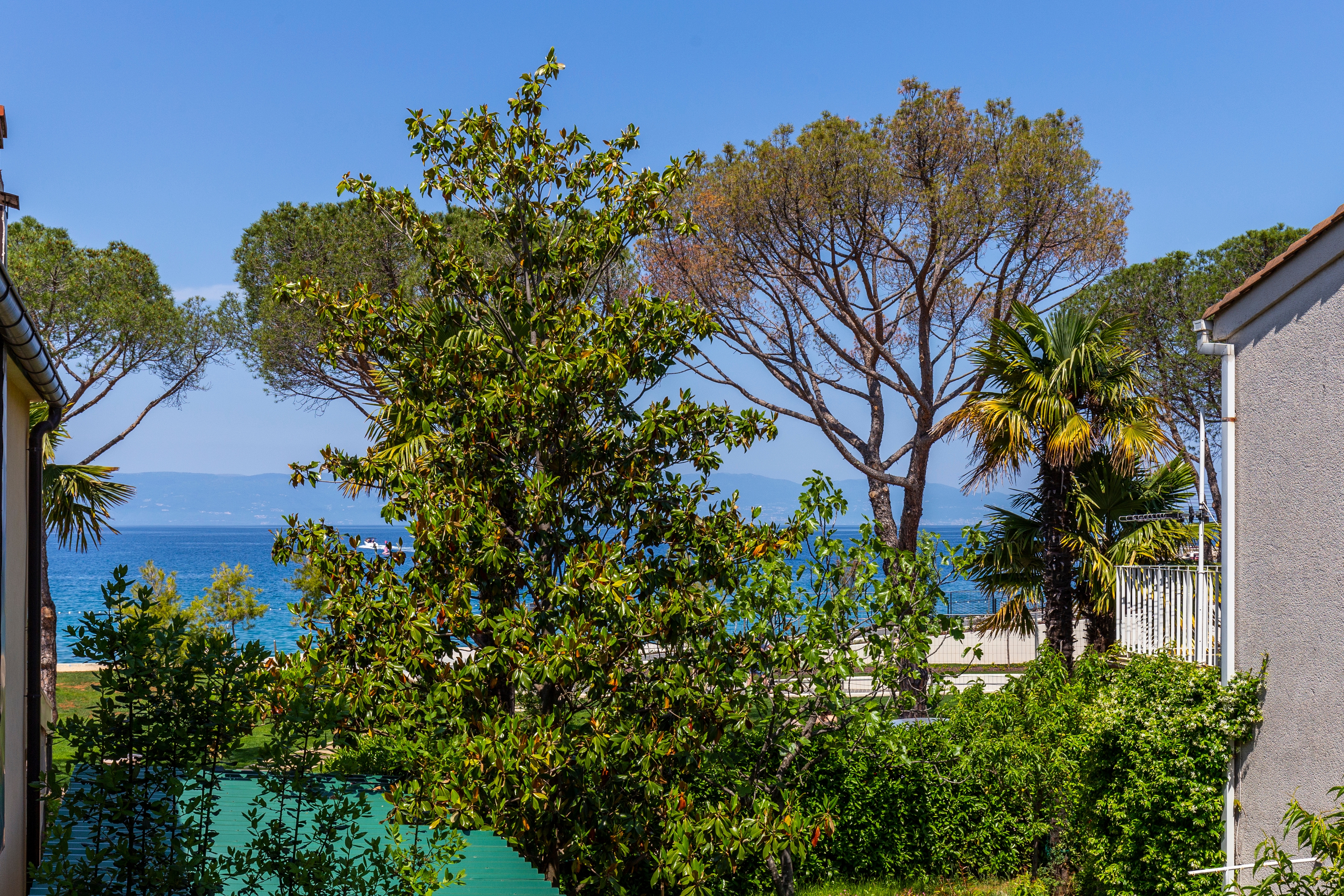 One bedroom apartment near beach Malinska, Krk  A-a