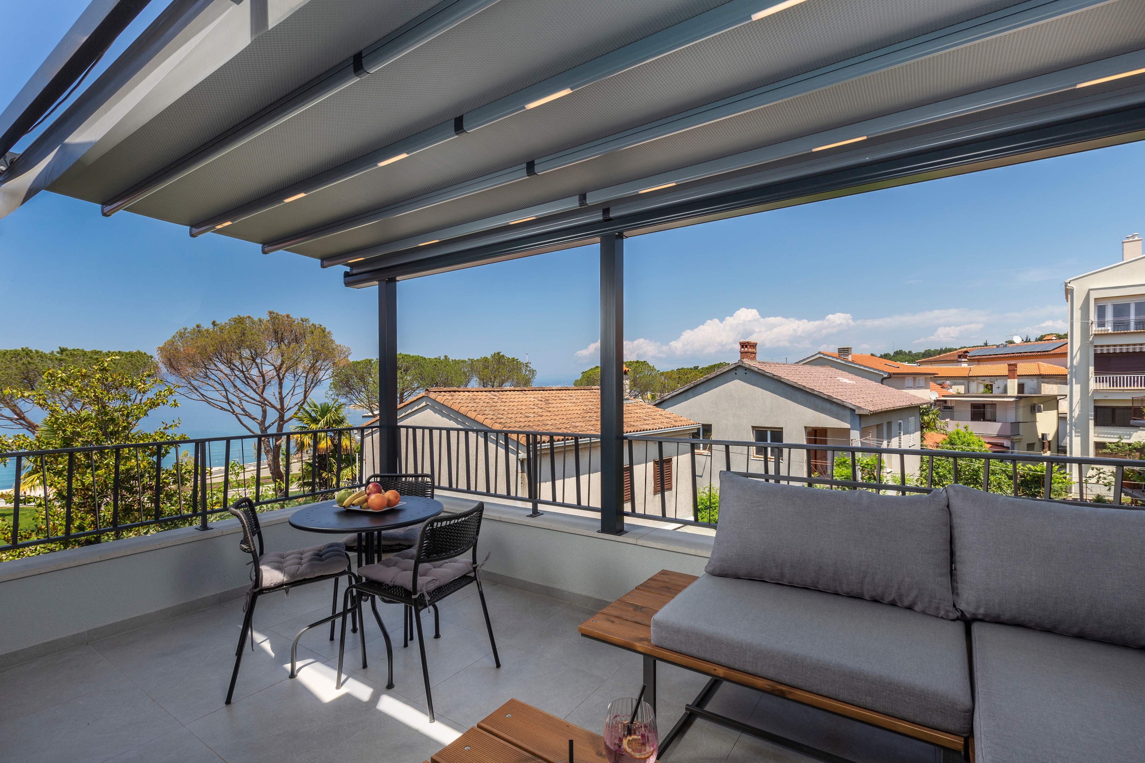 One bedroom apartment near beach Malinska, Krk  A-a