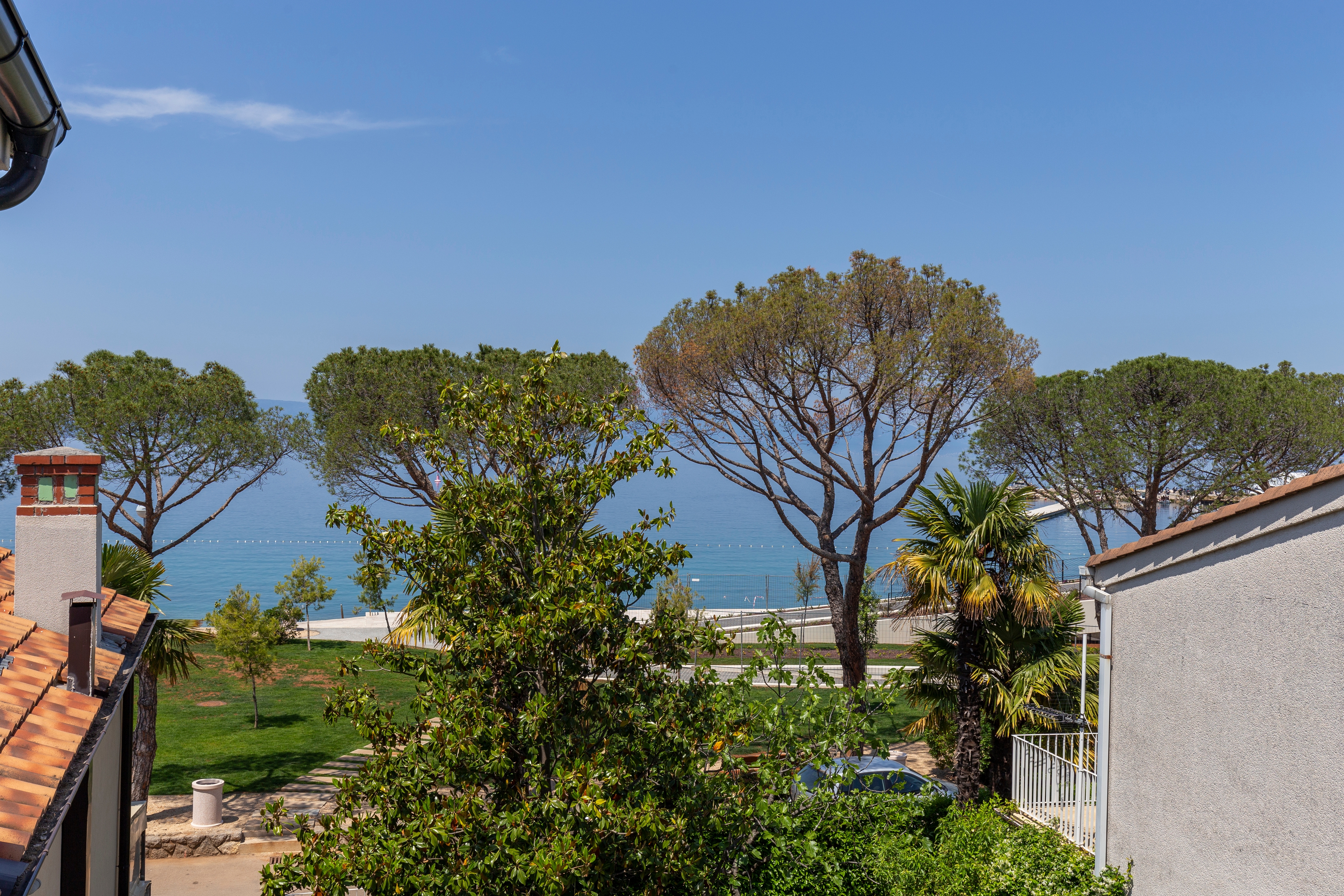 One bedroom apartment near beach Malinska, Krk  A-a