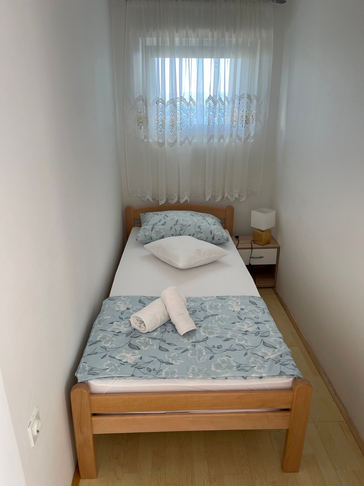 Two bedroom apartment with terrace and sea view Crikvenica  A-a