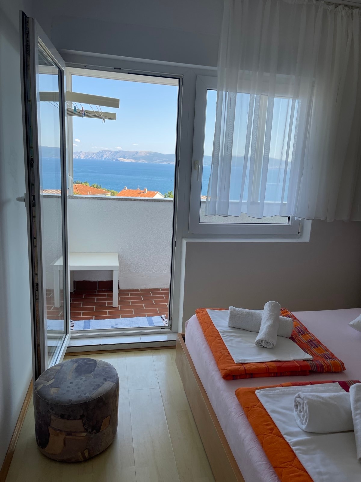 Two bedroom apartment with terrace and sea view Crikvenica  A-a