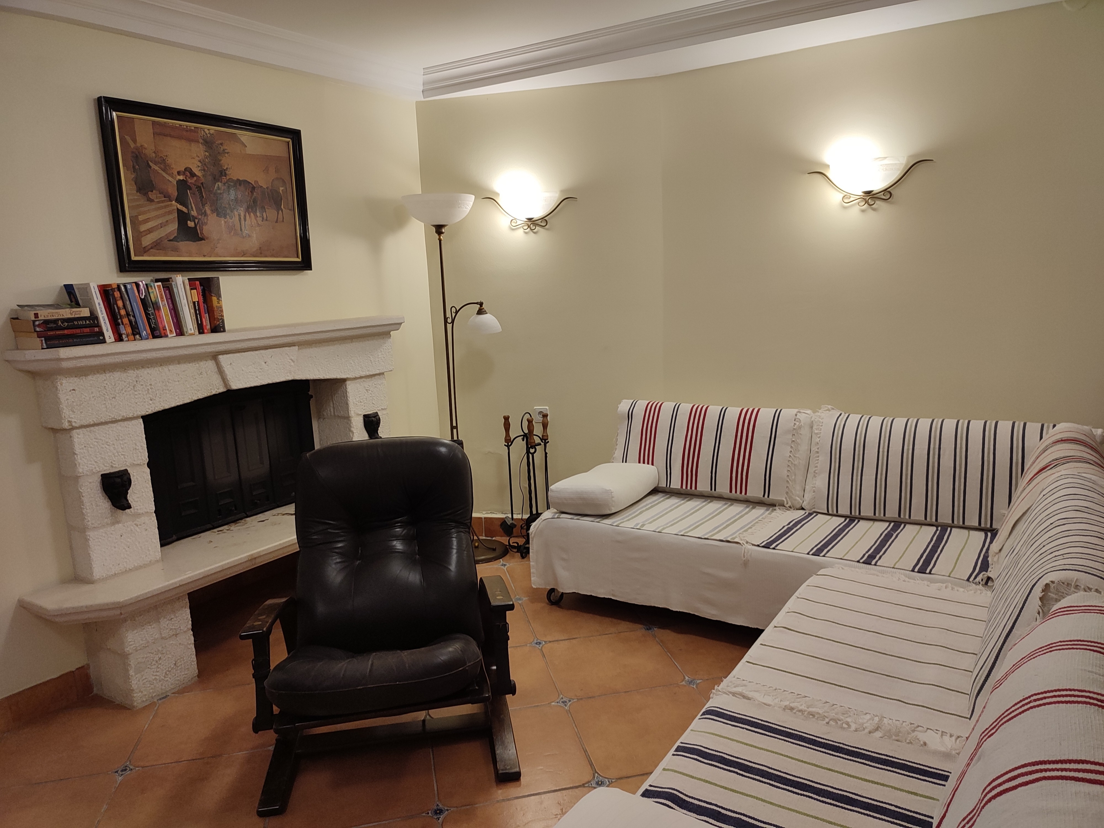 Four-bedroom house with terrace Sutivan, Brač (K-23655) Four-bedroom house with terrace Sutivan, Brač (K-23655)