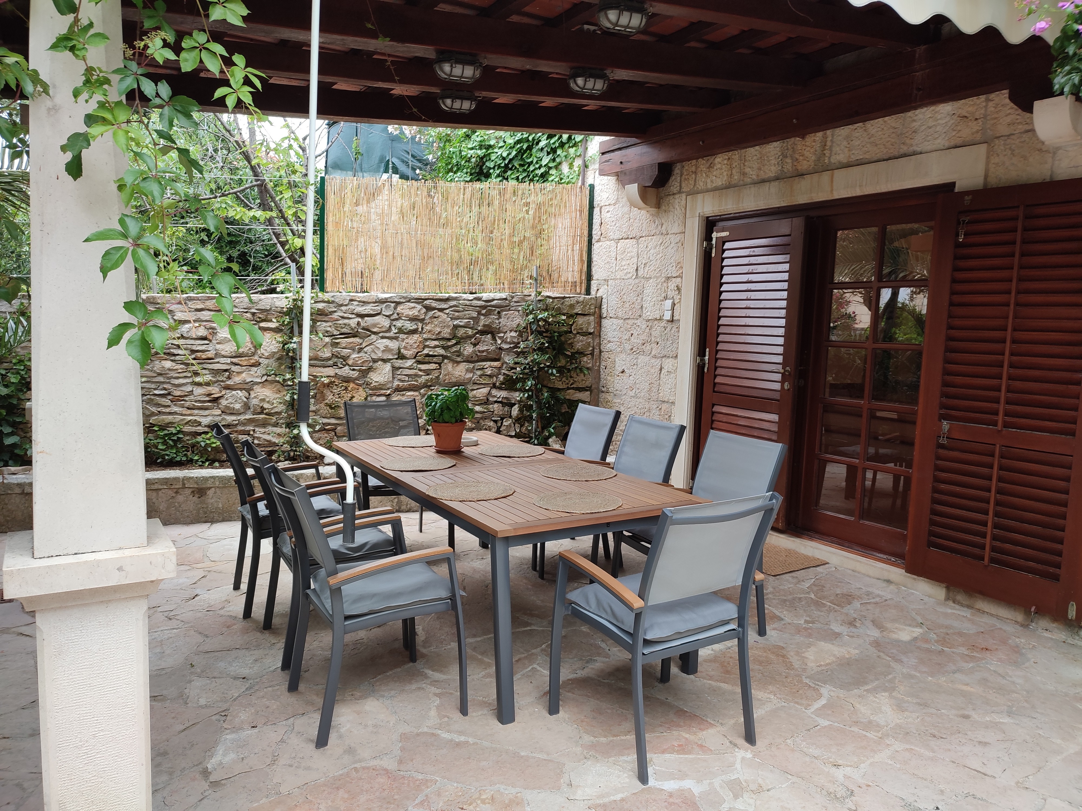 Four bedroom house with terrace Sutivan, Brač  K
