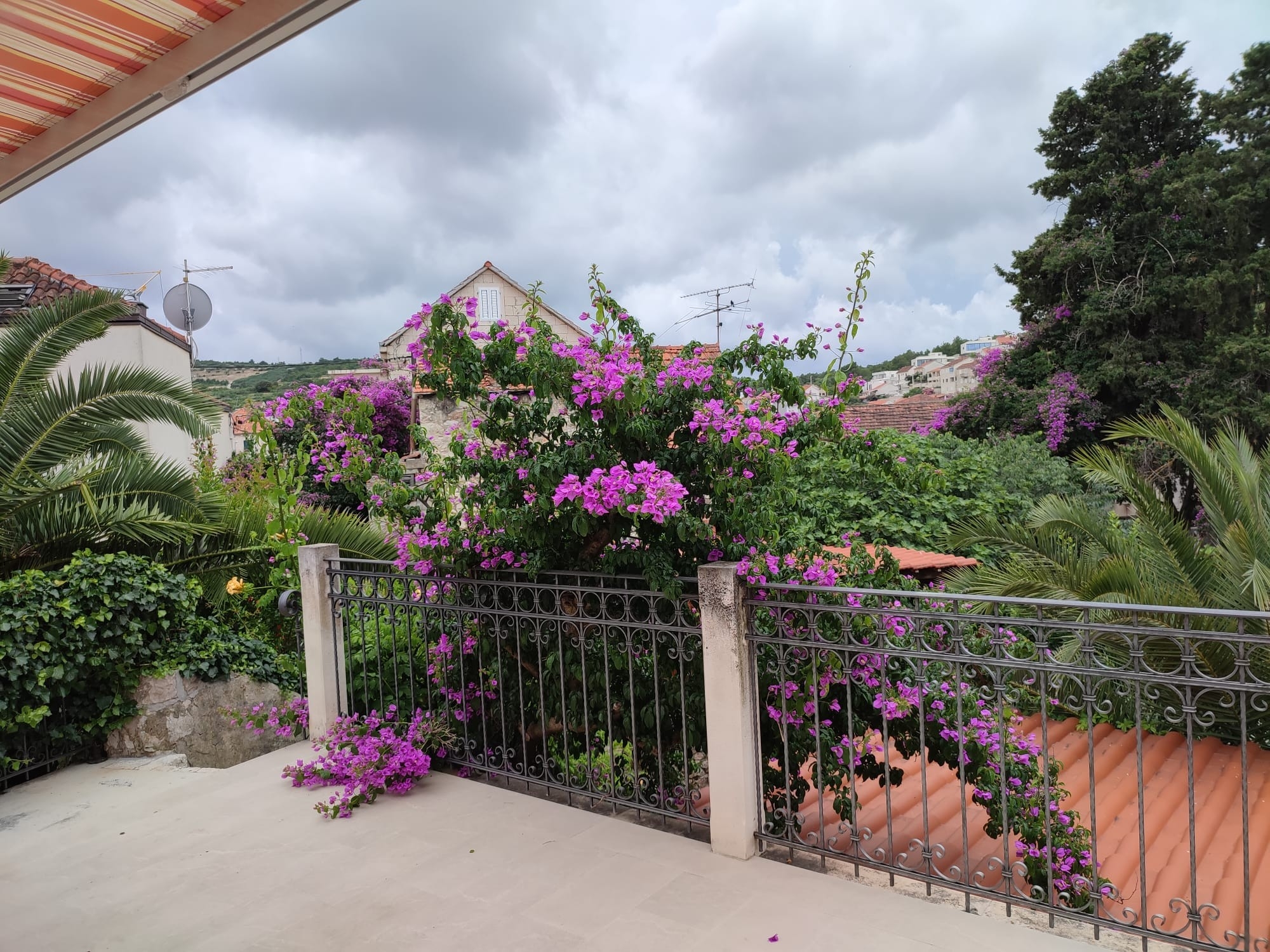Four bedroom house with terrace Sutivan, Brač  K