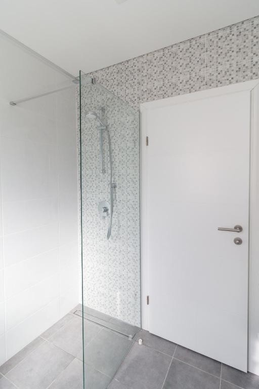 Two bedroom apartment near beach Nin, Zadar  A-a