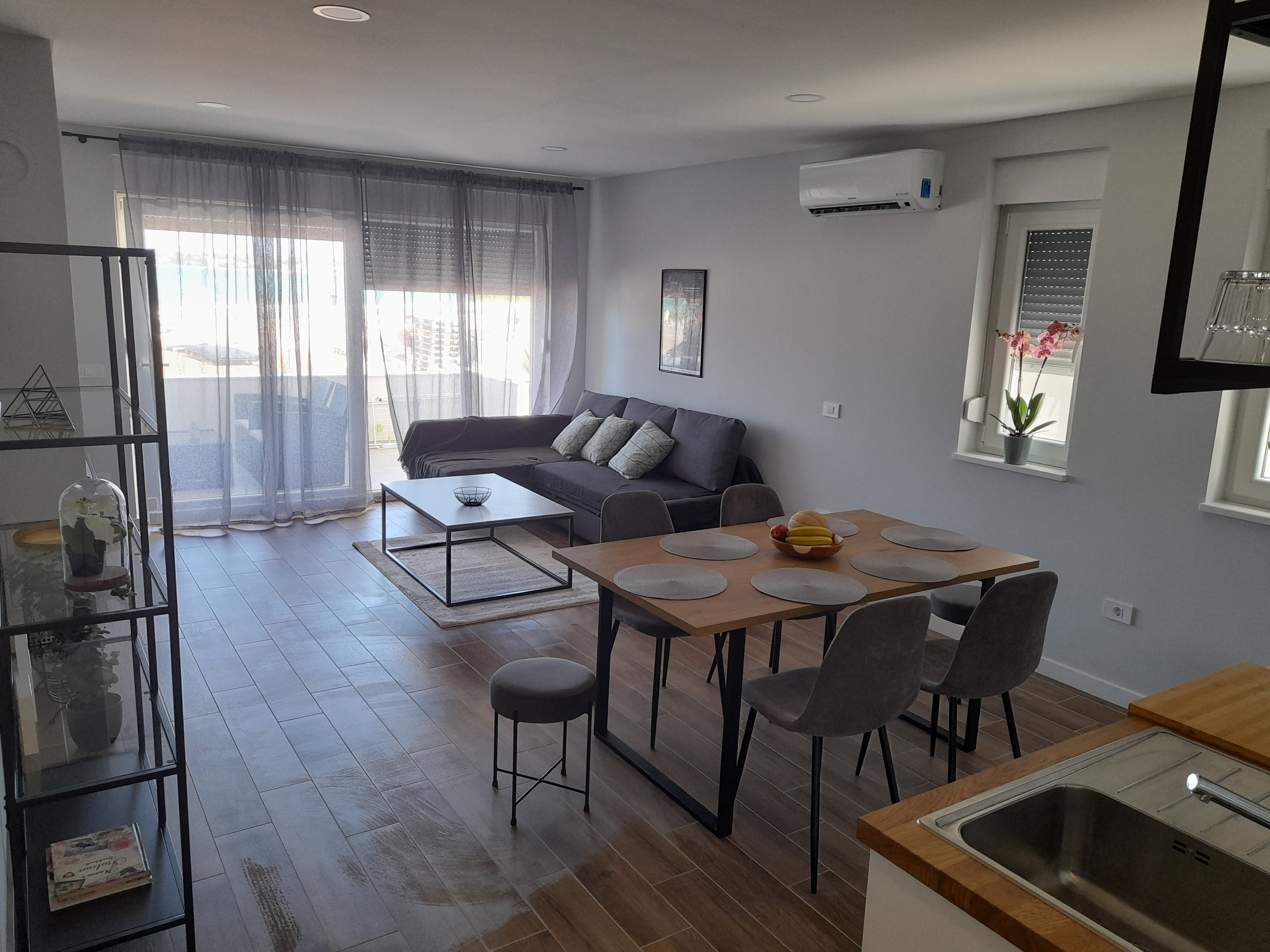Two bedroom apartment near beach Nin, Zadar  A-b
