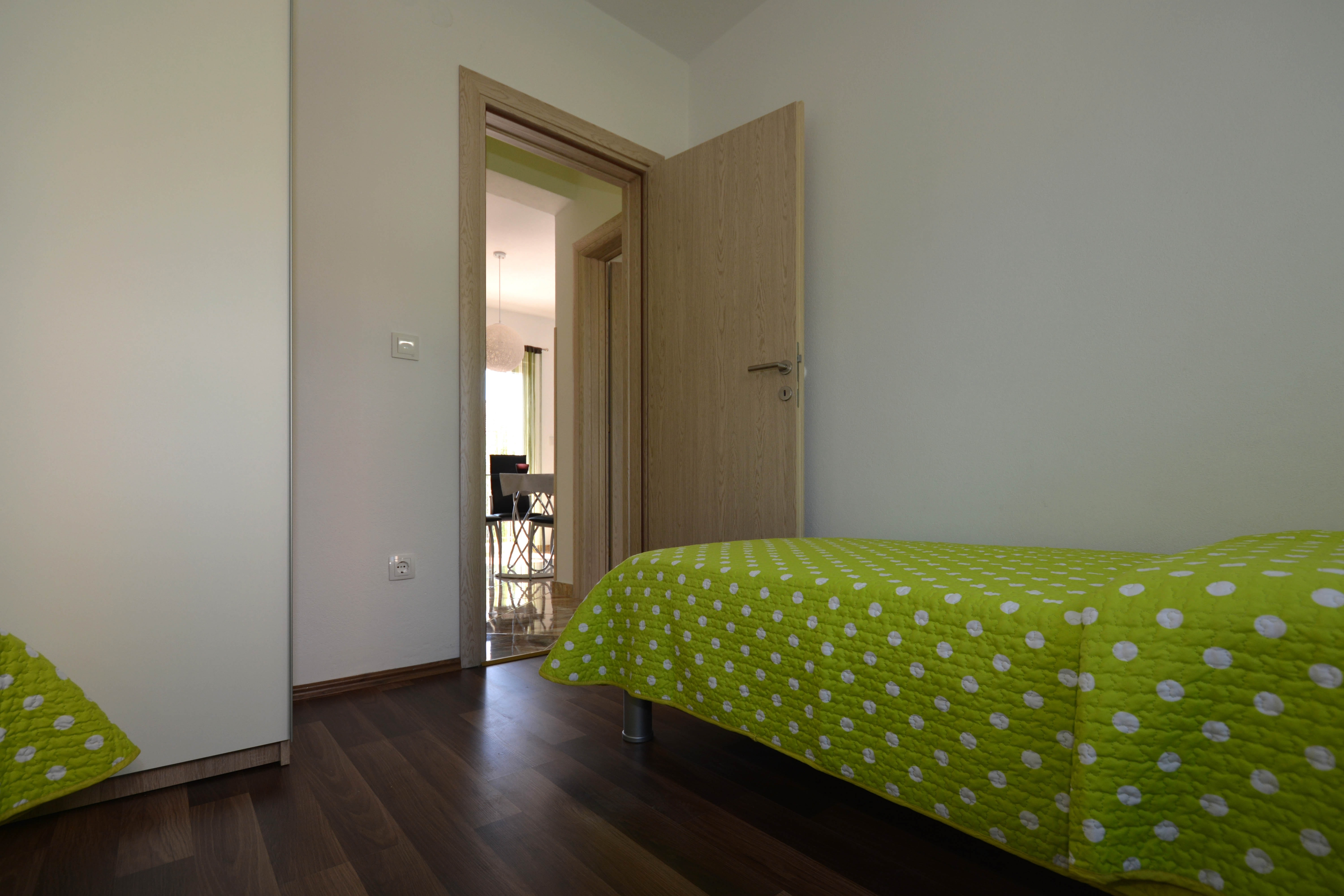 Two bedroom apartment with terrace Okrug Gornji, Čiovo  A-c