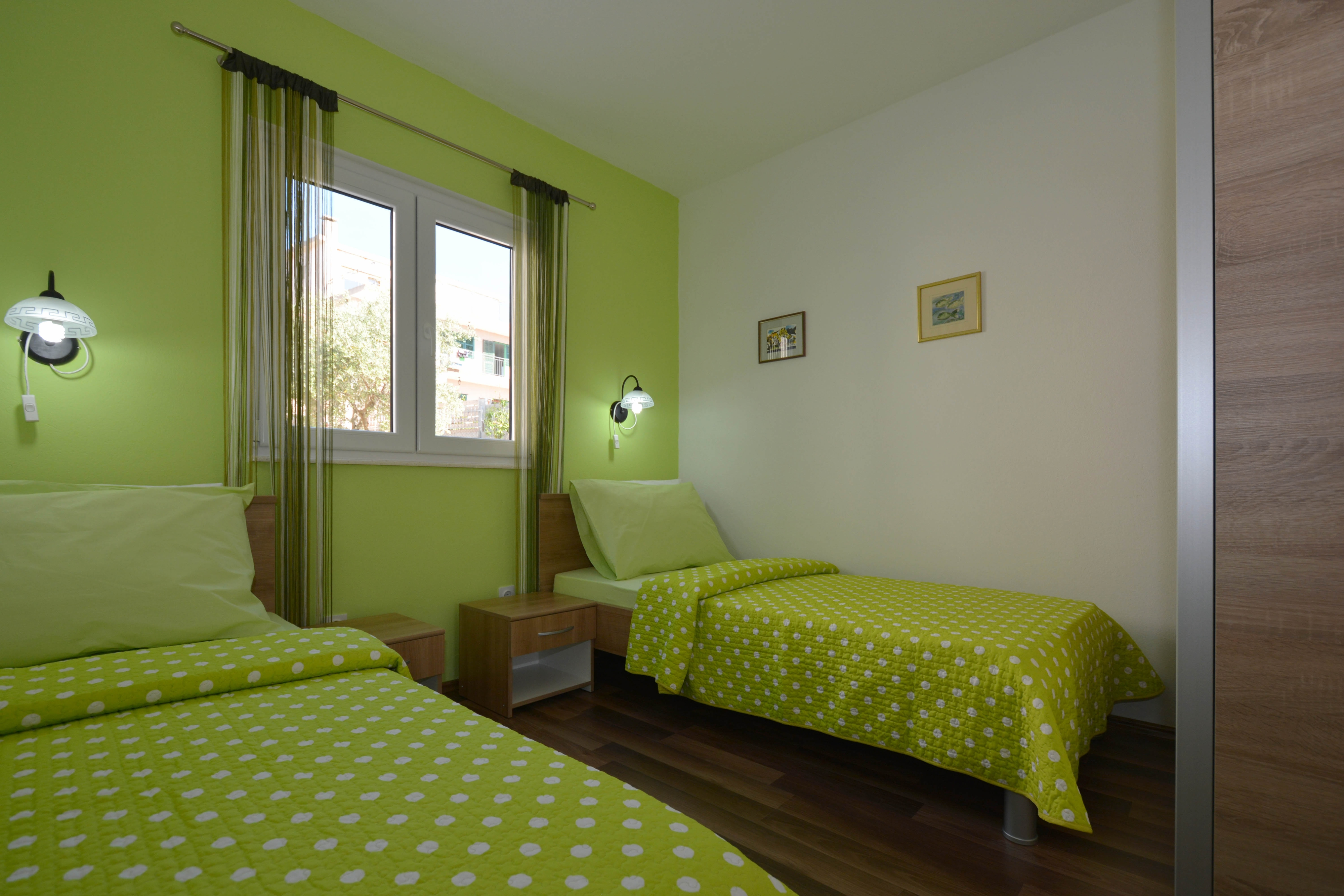 Two bedroom apartment with terrace Okrug Gornji, Čiovo  A-c