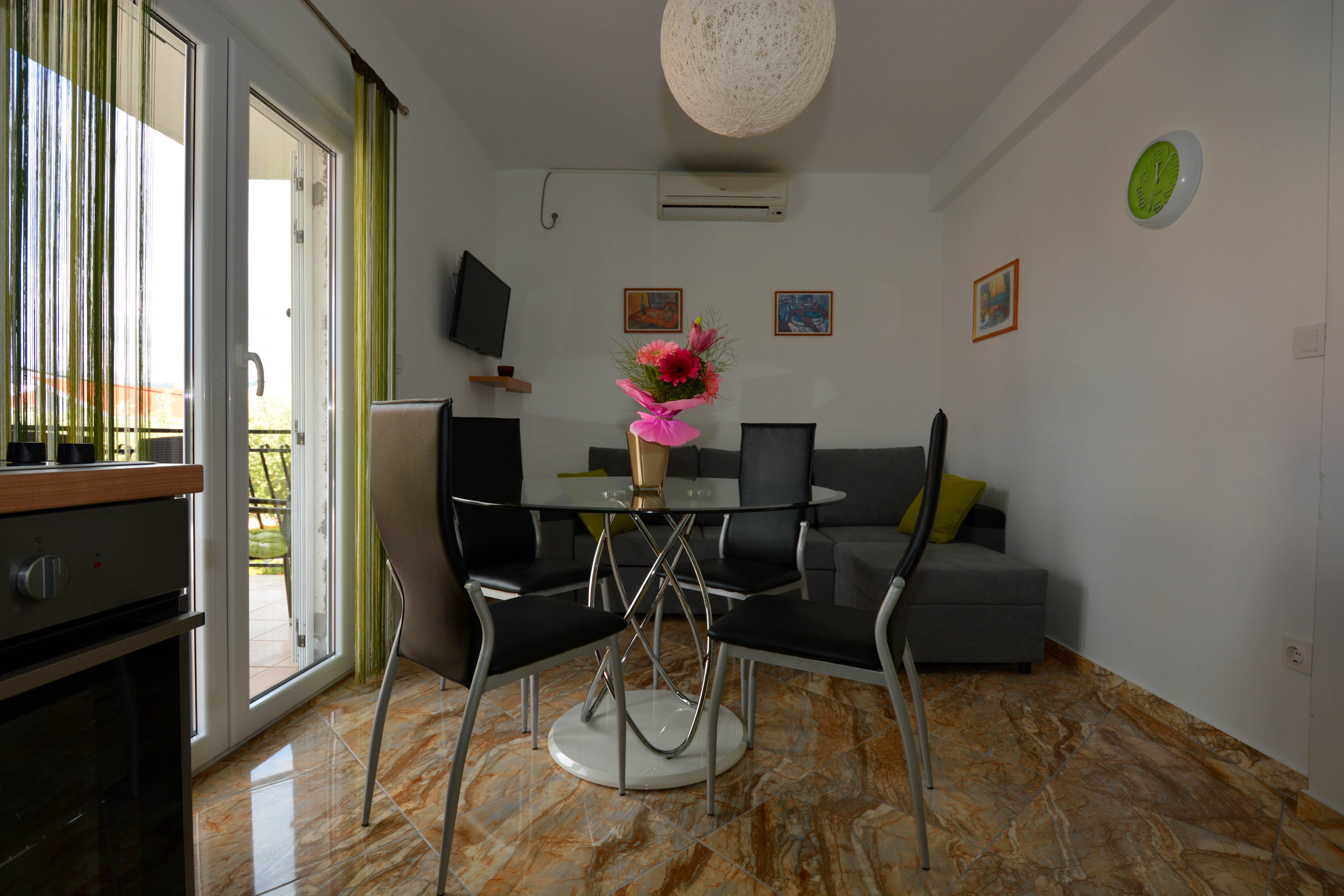 Two bedroom apartment with terrace Okrug Gornji, Čiovo  A-c